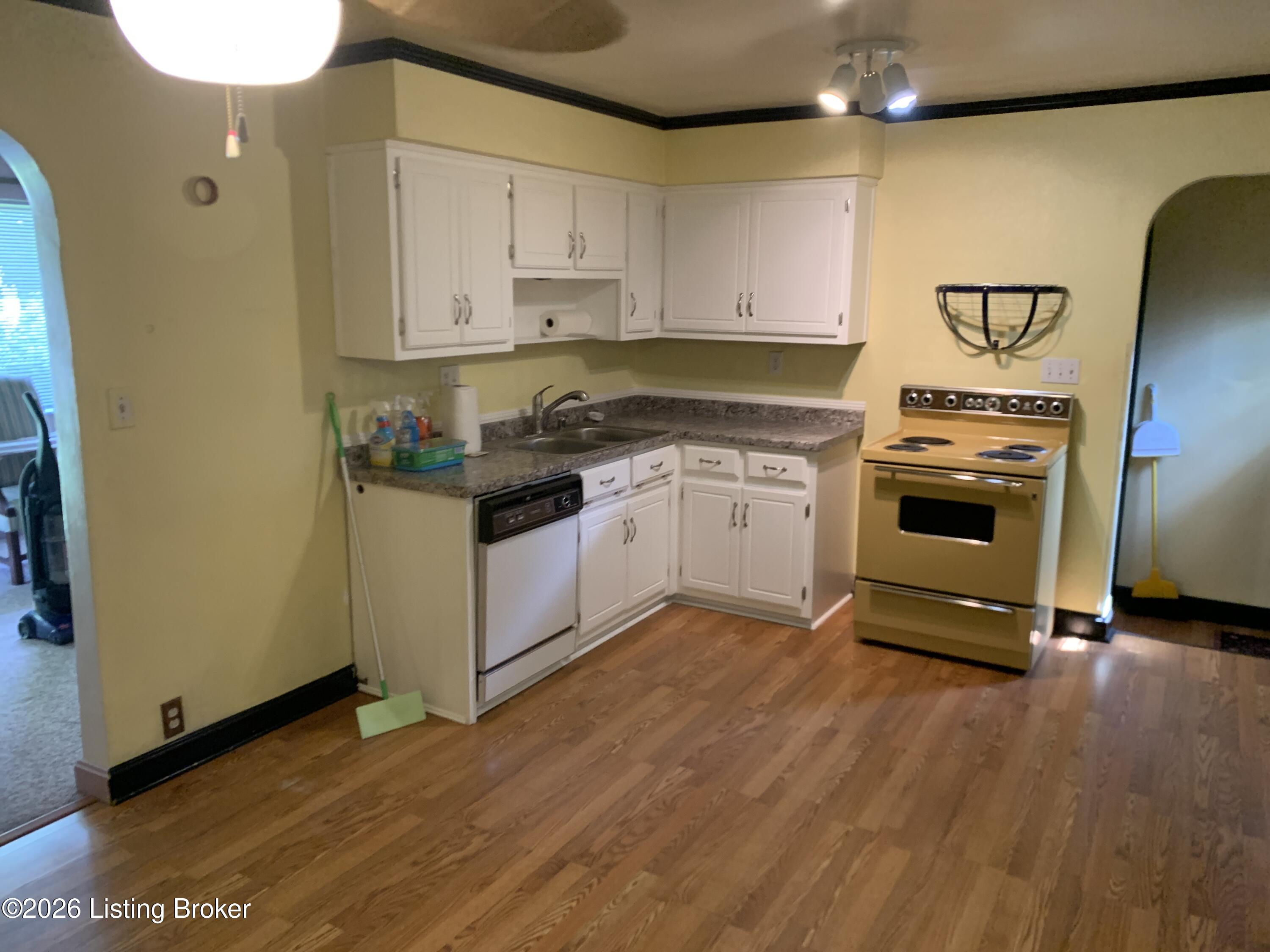 4929 Fielding Way Property Photo 9