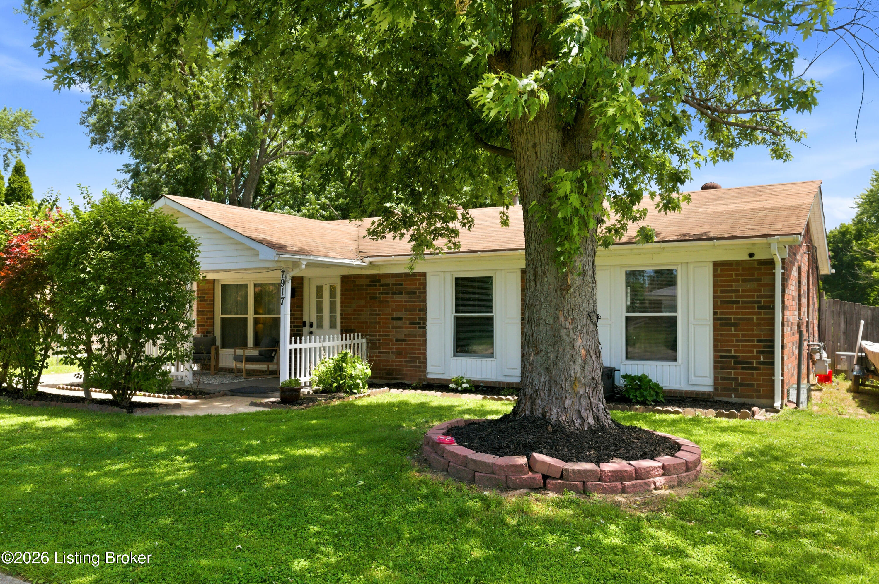 7917 Grenelle Dr Property Photo 1
