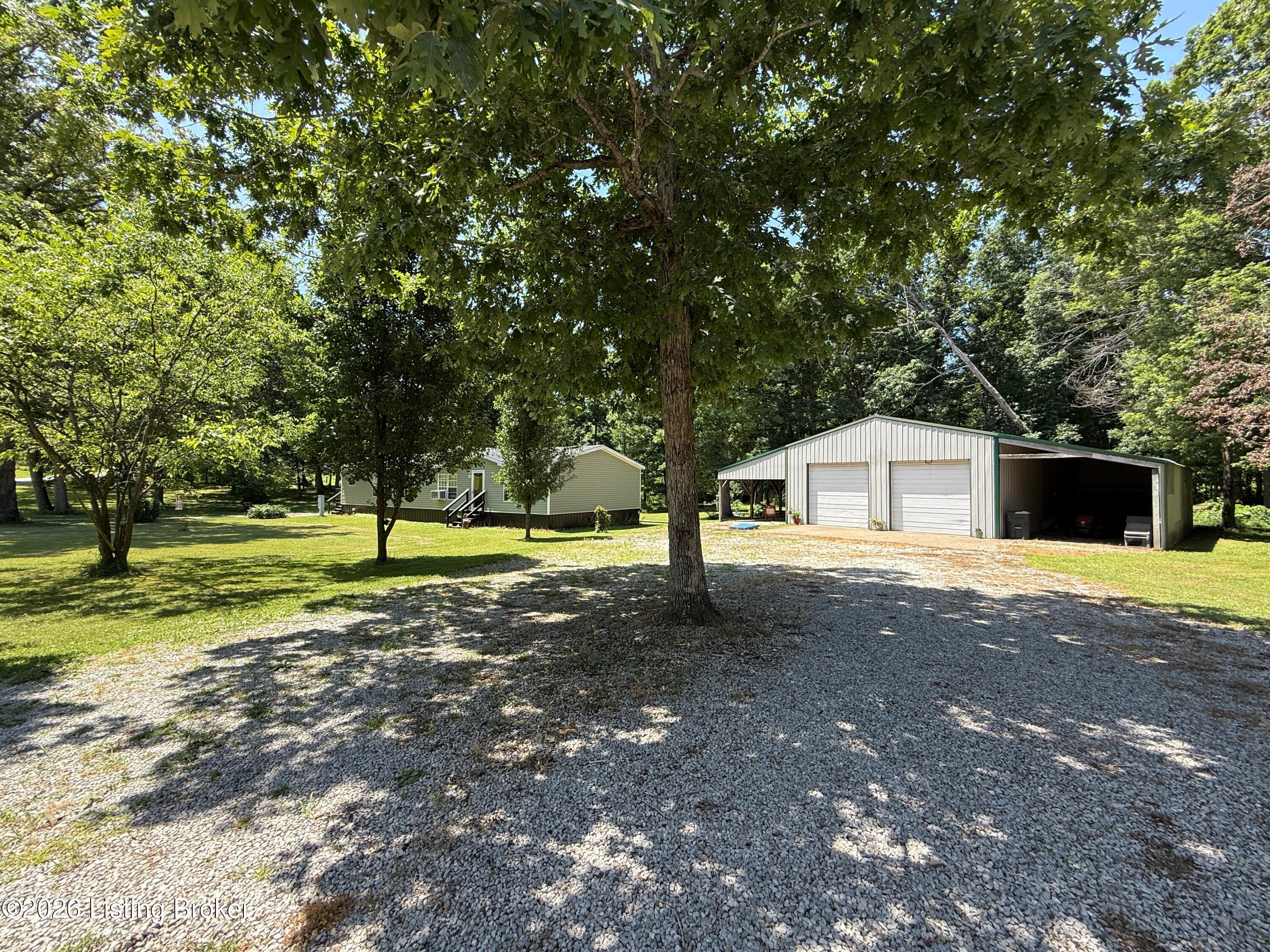 35 Oakland Dr Property Photo 4