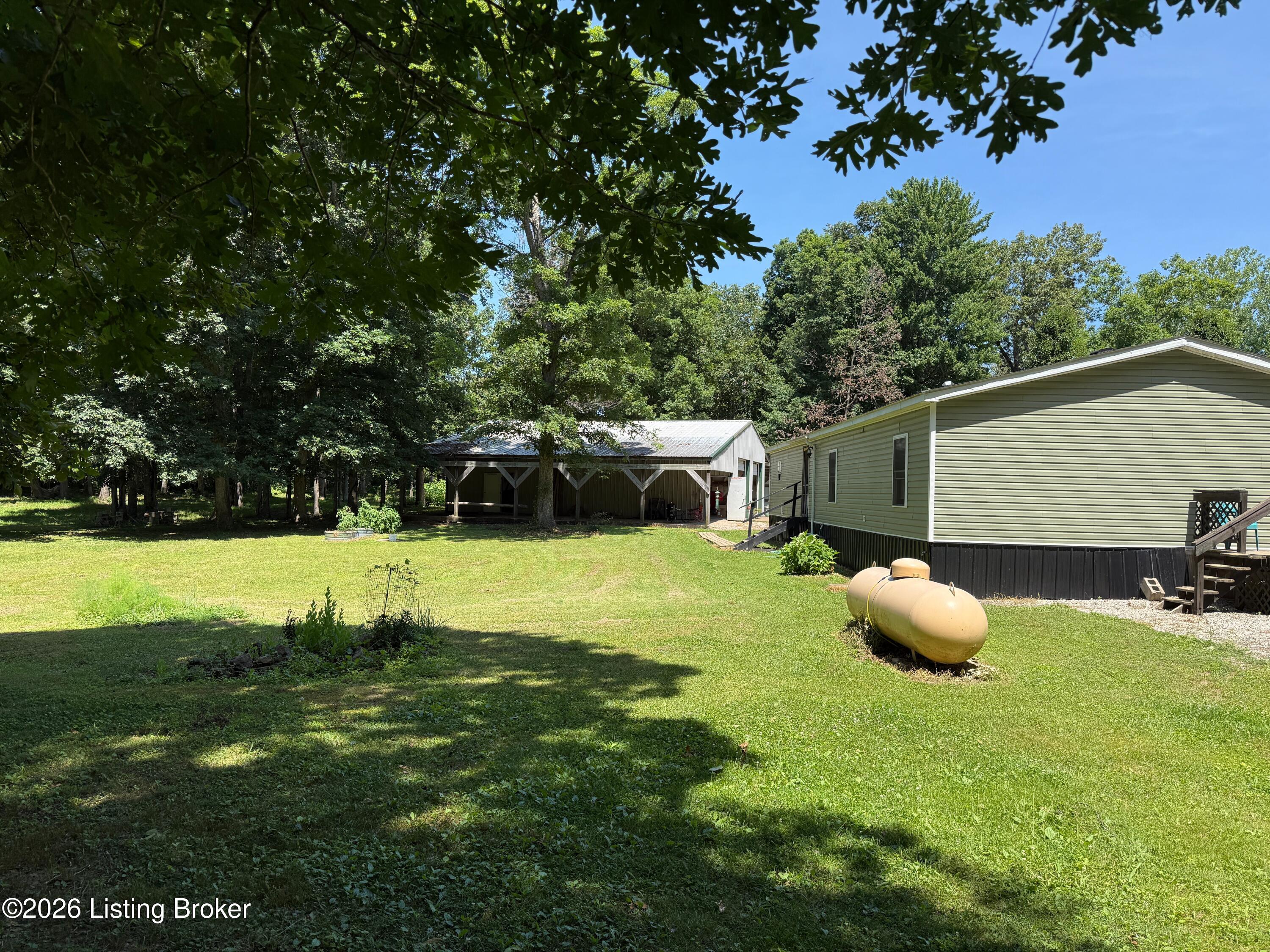 35 Oakland Dr Property Photo 7