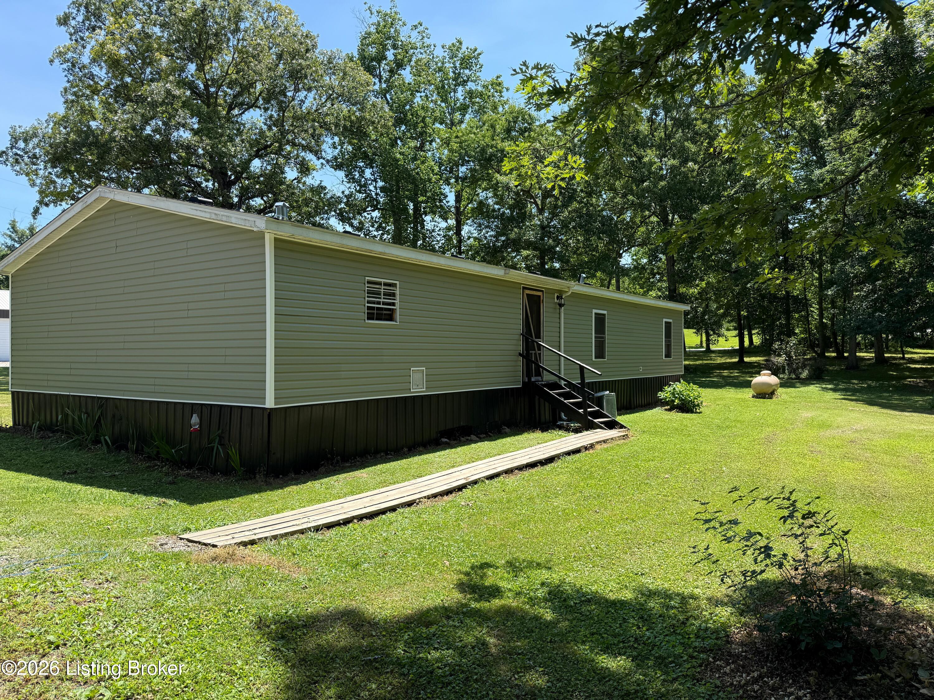 35 Oakland Dr Property Photo 10