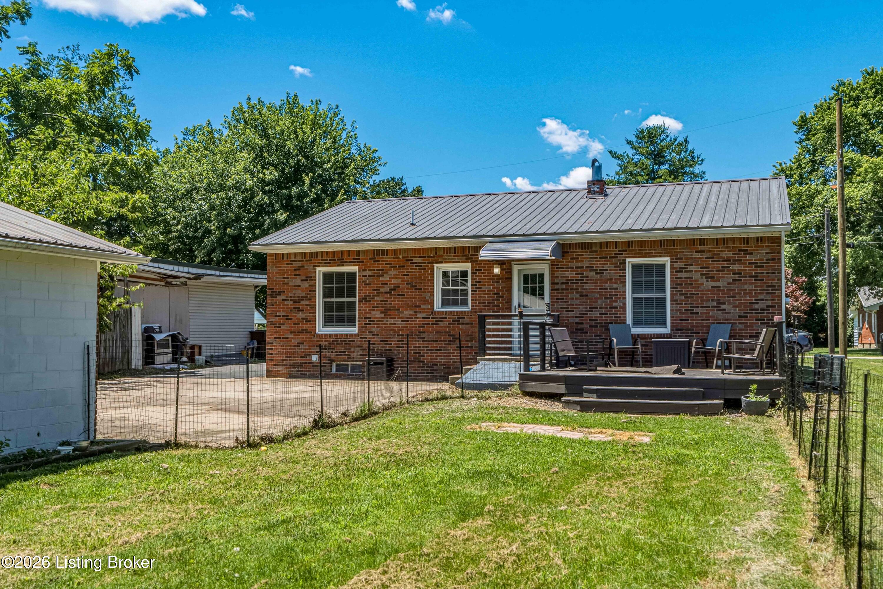 92 Indian Trail Property Photo 4