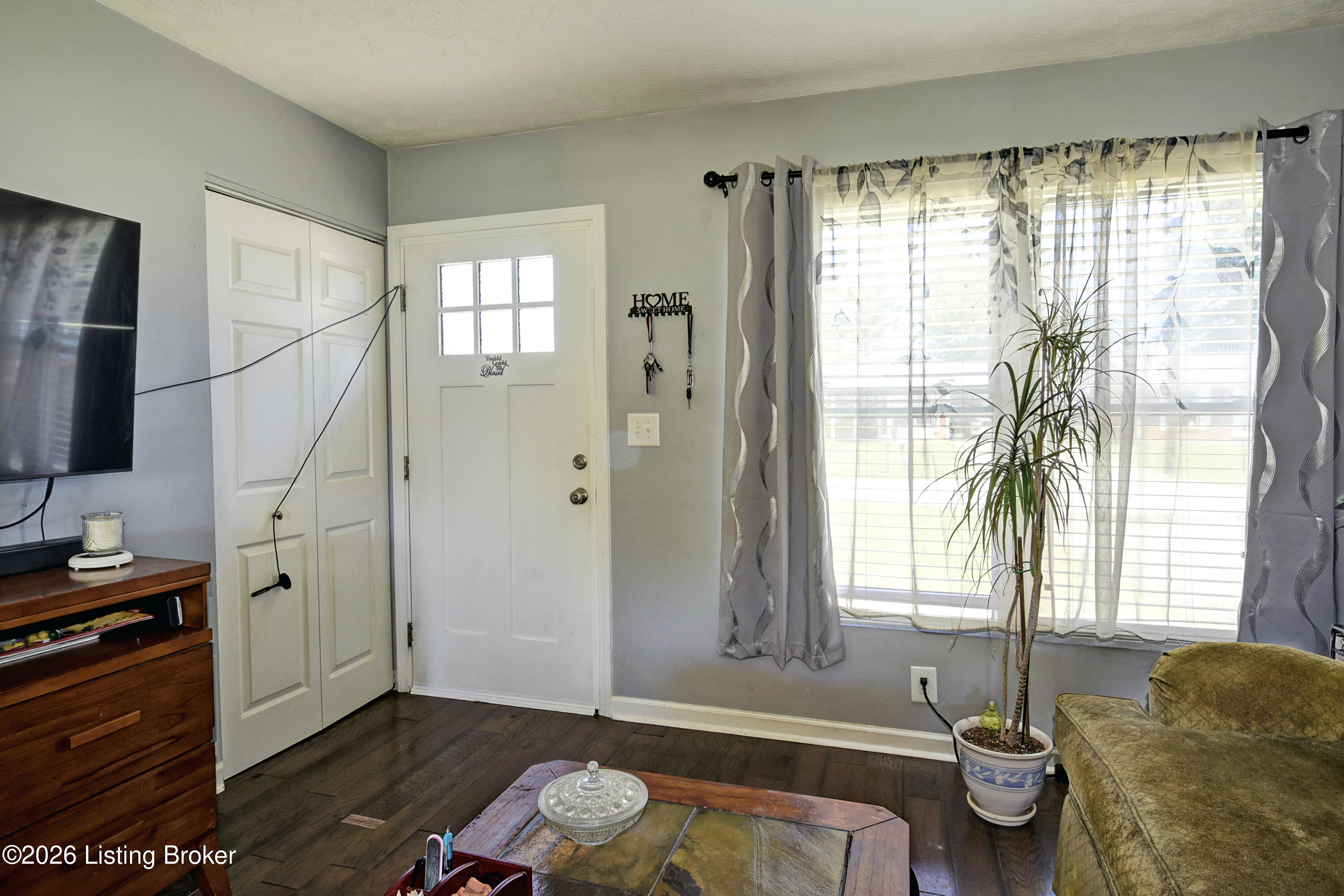 323 Meadowood Rd Property Photo 2