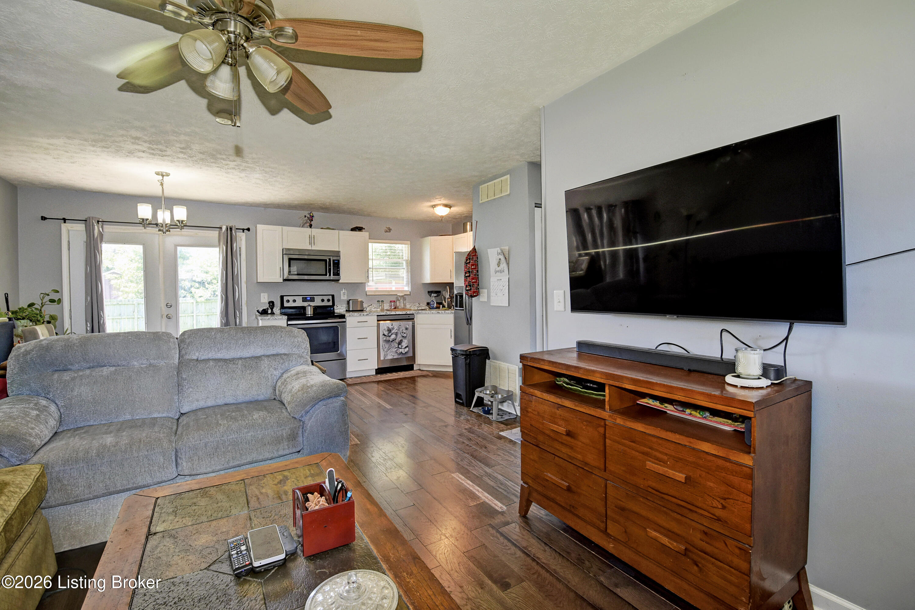 323 Meadowood Rd Property Photo 4