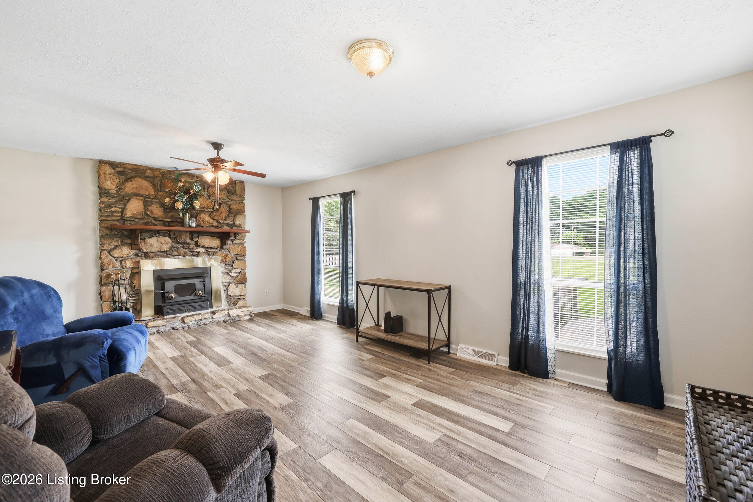 1227 Senate Cir Property Photo 4