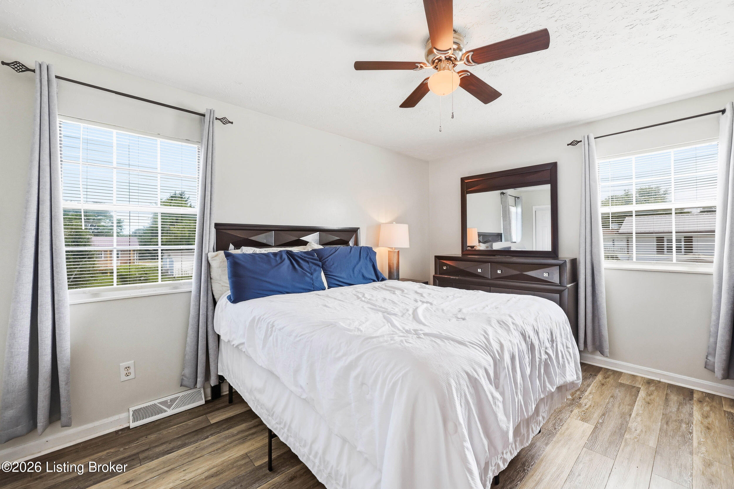 1227 Senate Cir Property Photo 5