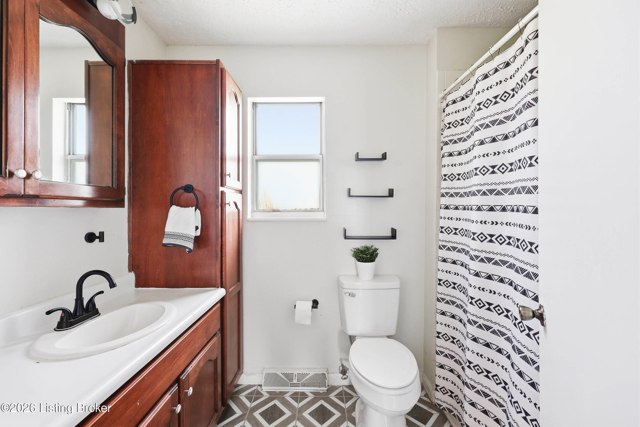 1227 Senate Cir Property Photo 6