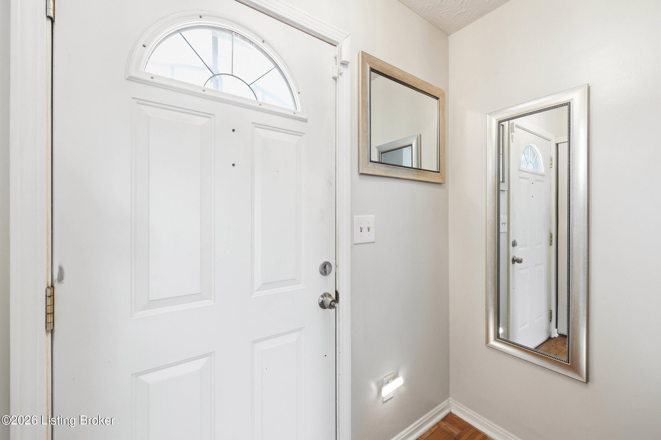 1227 Senate Cir Property Photo 8