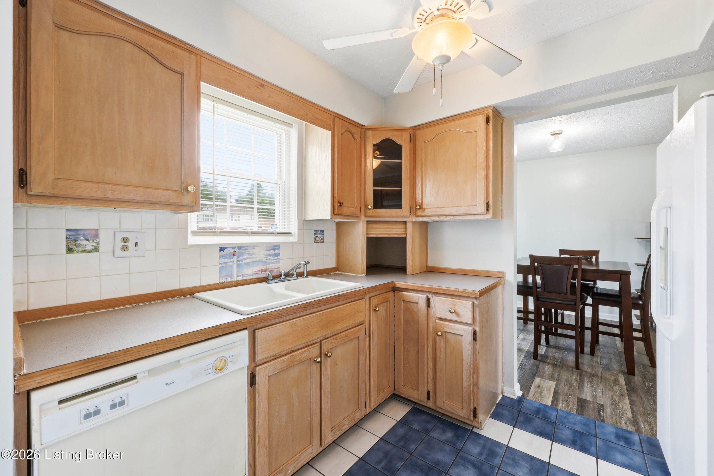 1227 Senate Cir Property Photo 12