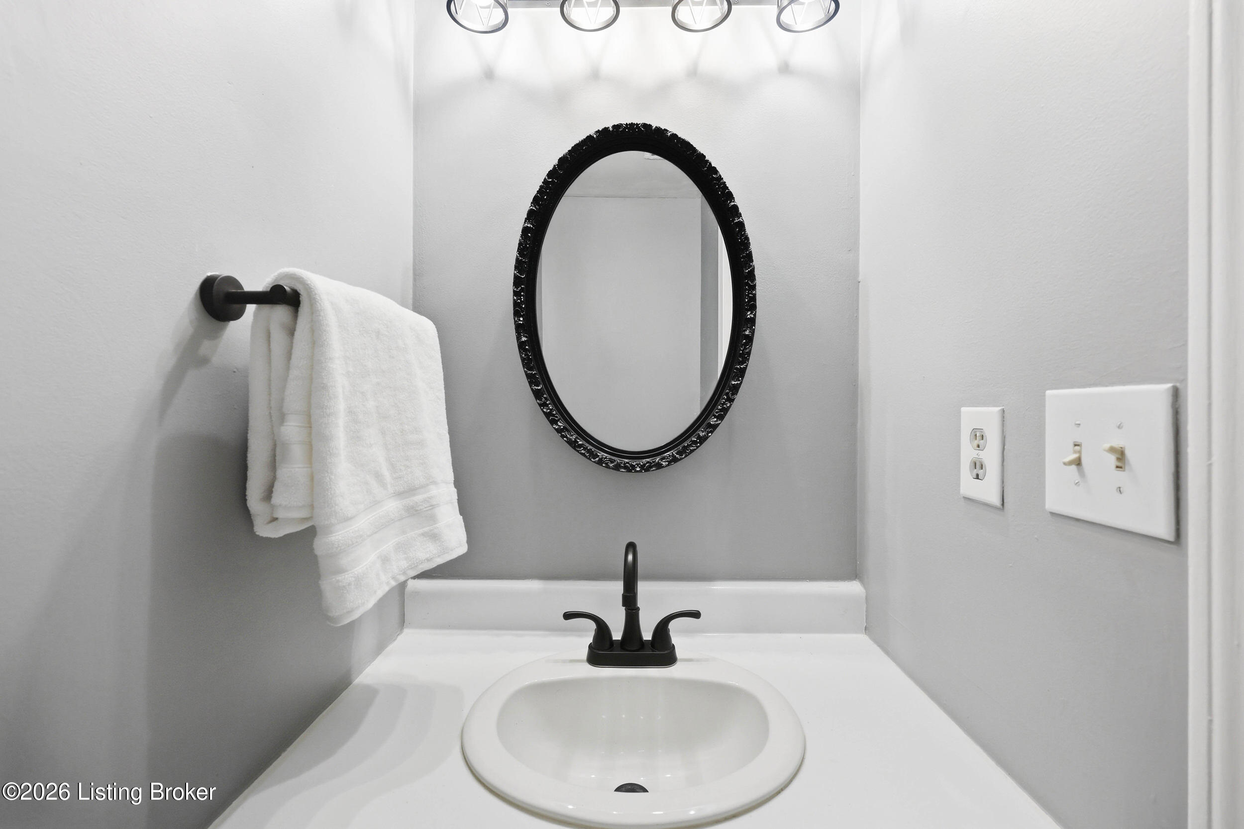 1227 Senate Cir Property Photo 18