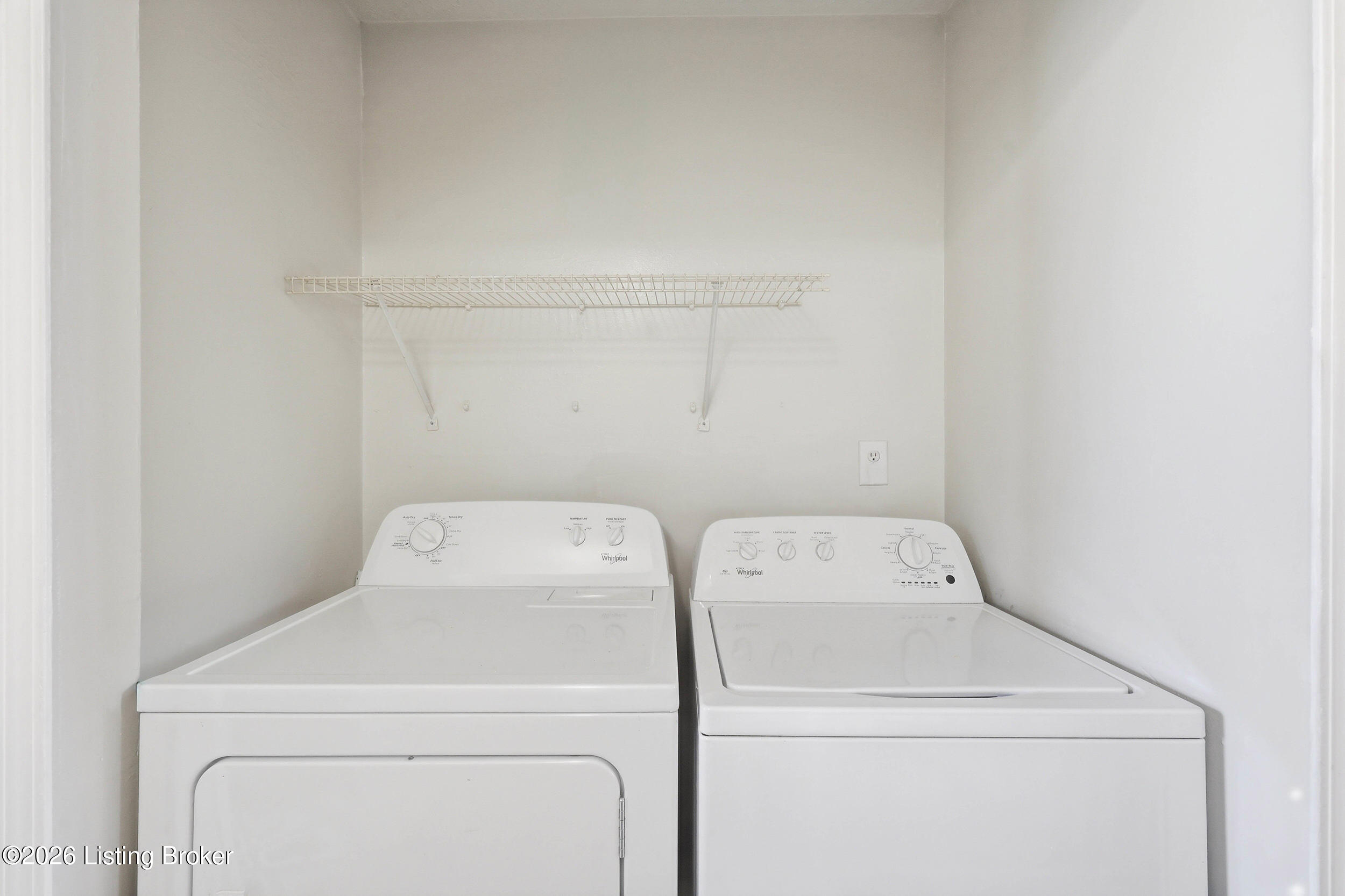 1227 Senate Cir Property Photo 32
