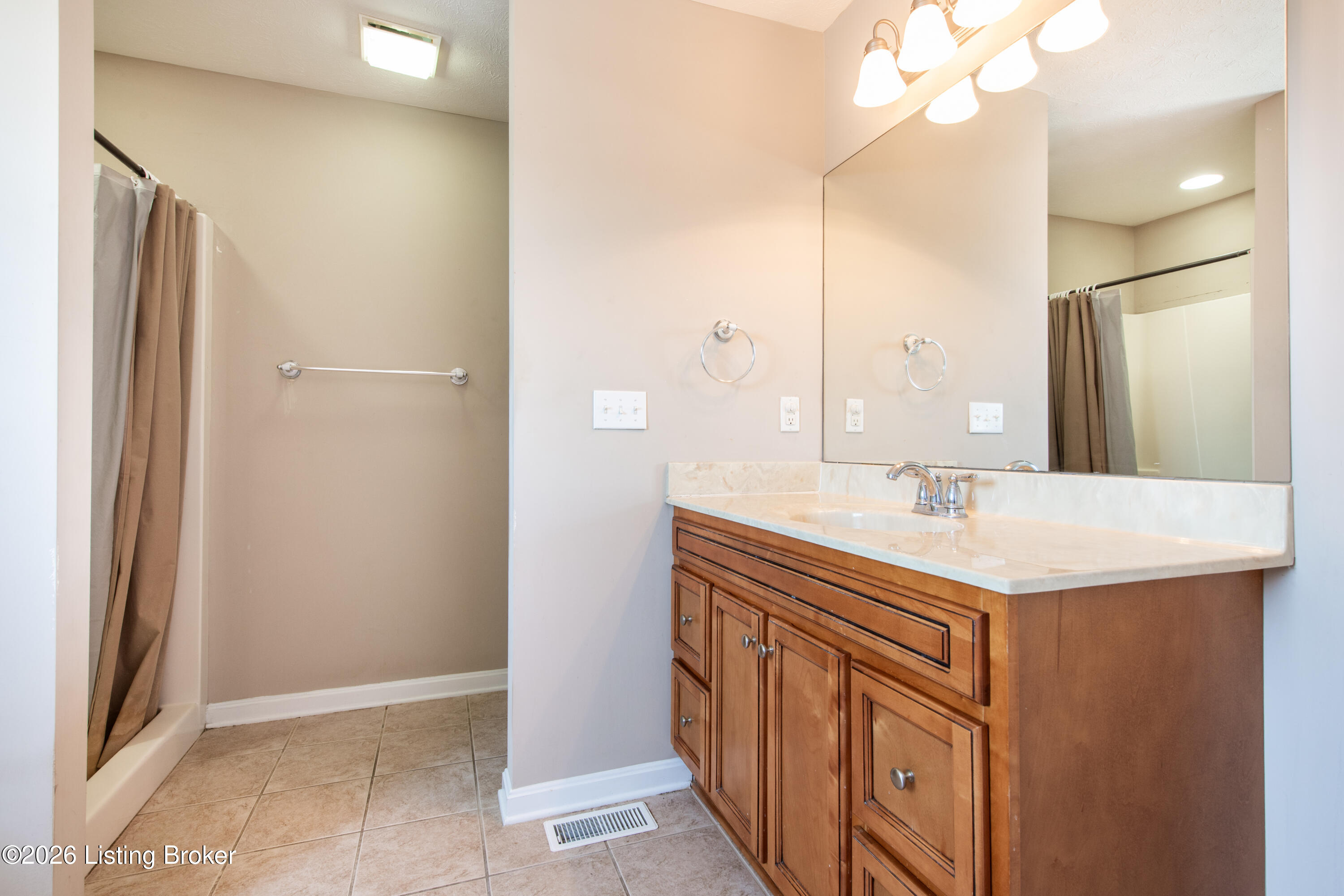 101 College Station Ct # F Property Photo 19
