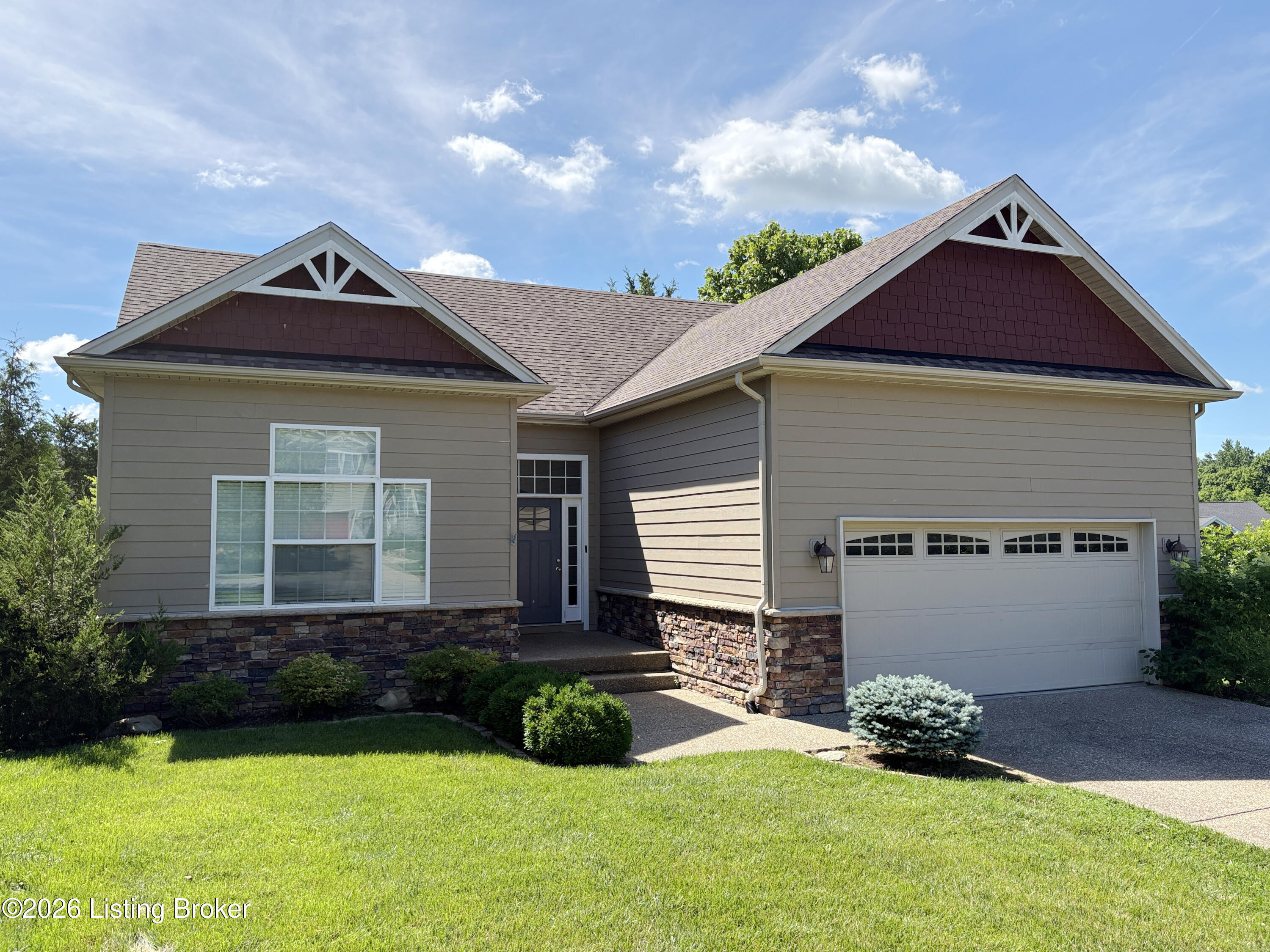 2304 Artisan Glen Ct Property Photo 2