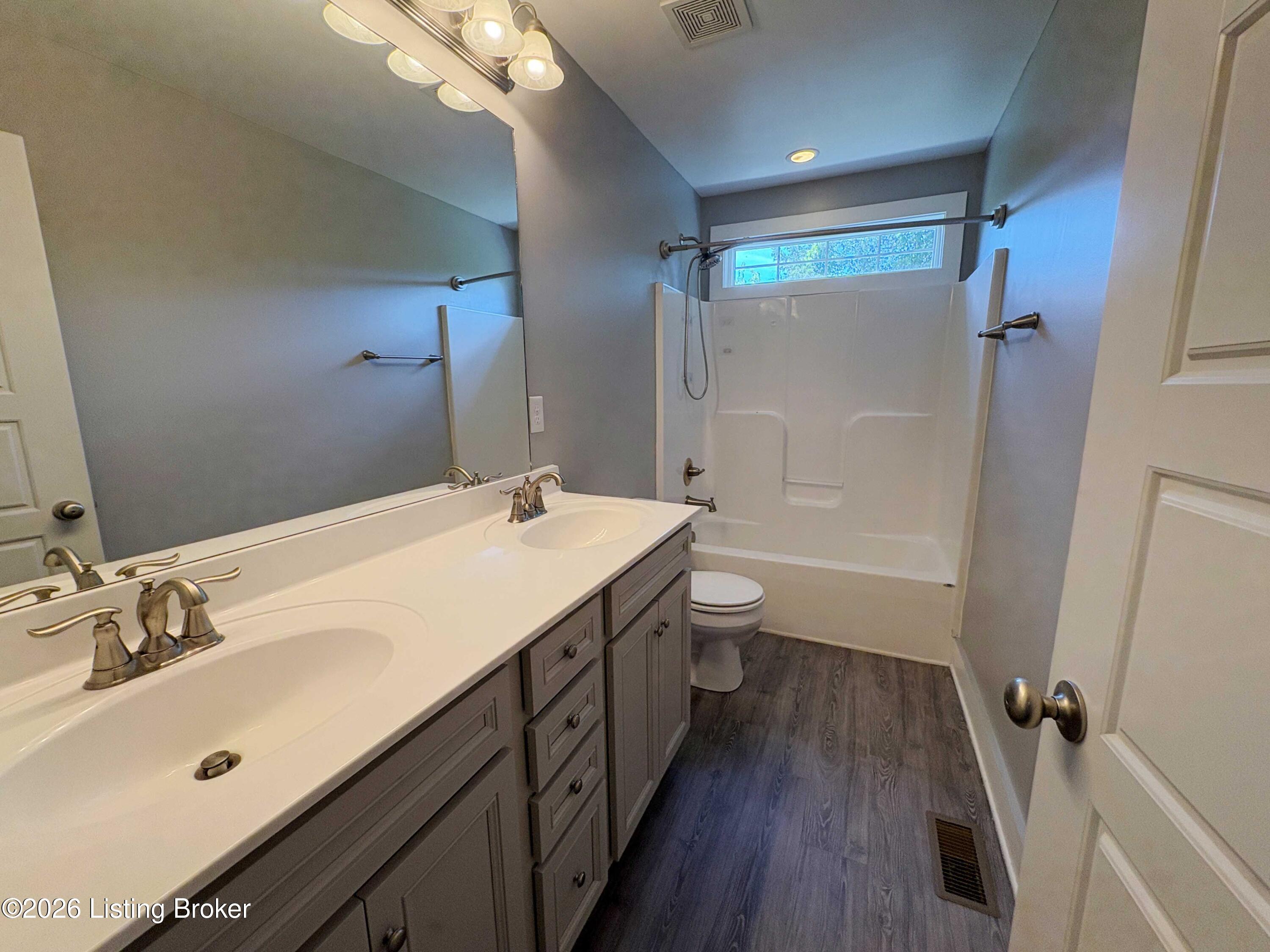 2304 Artisan Glen Ct Property Photo 21