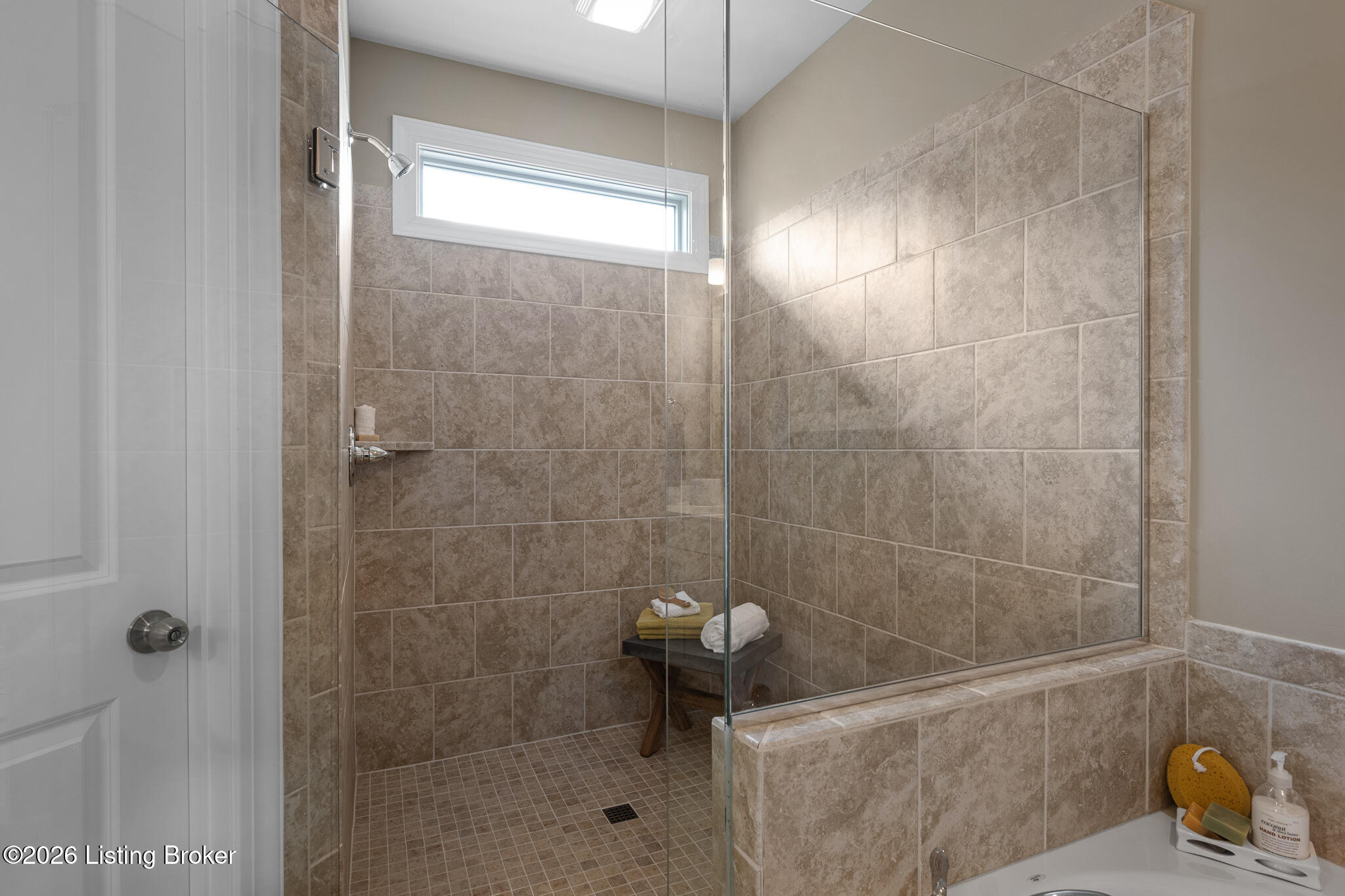 17403 Shakes Creek Dr Property Photo 35