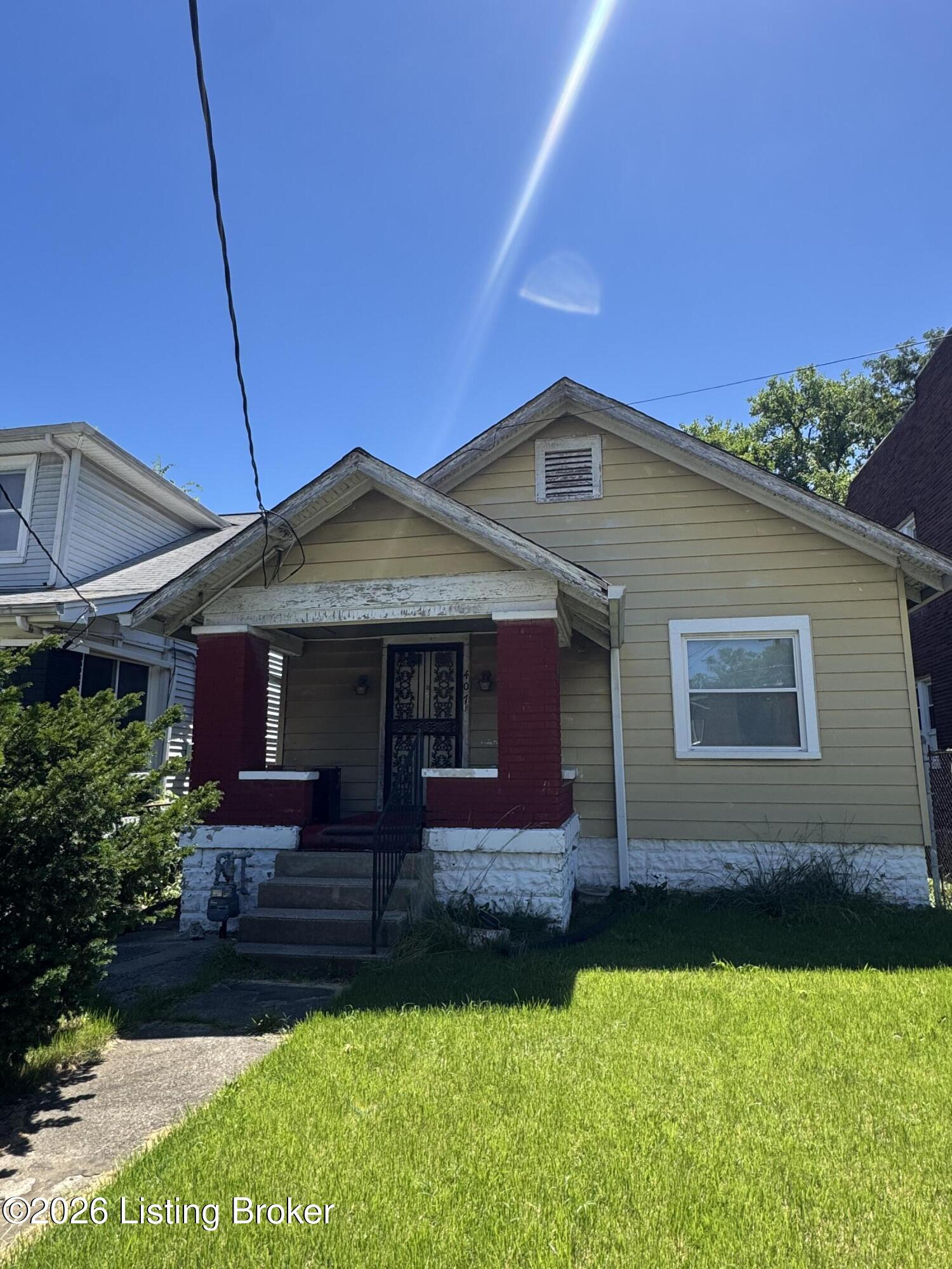 407 S 41st St Property Photo 1