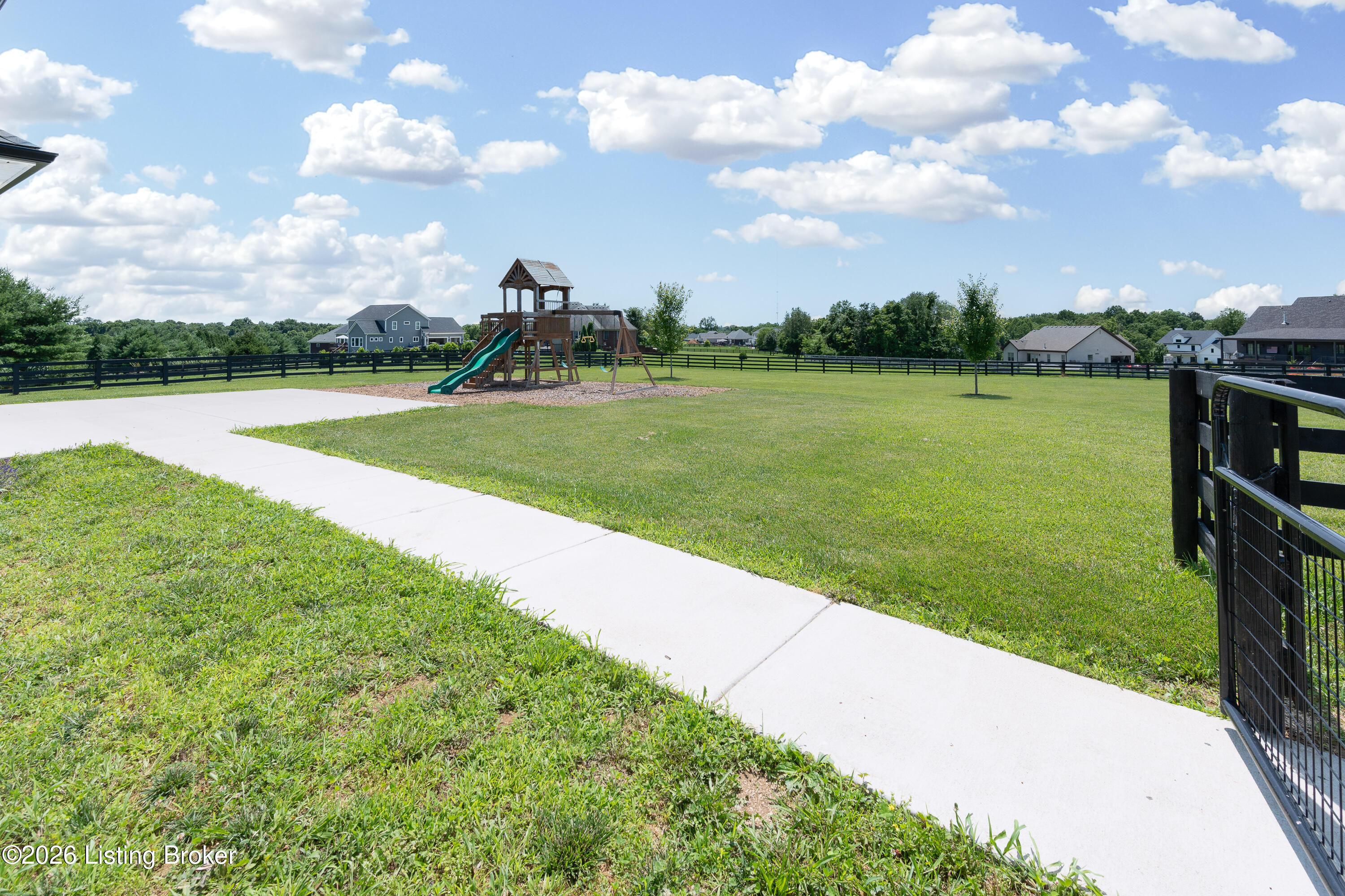 4920 Sycamore Run Dr Property Photo 11