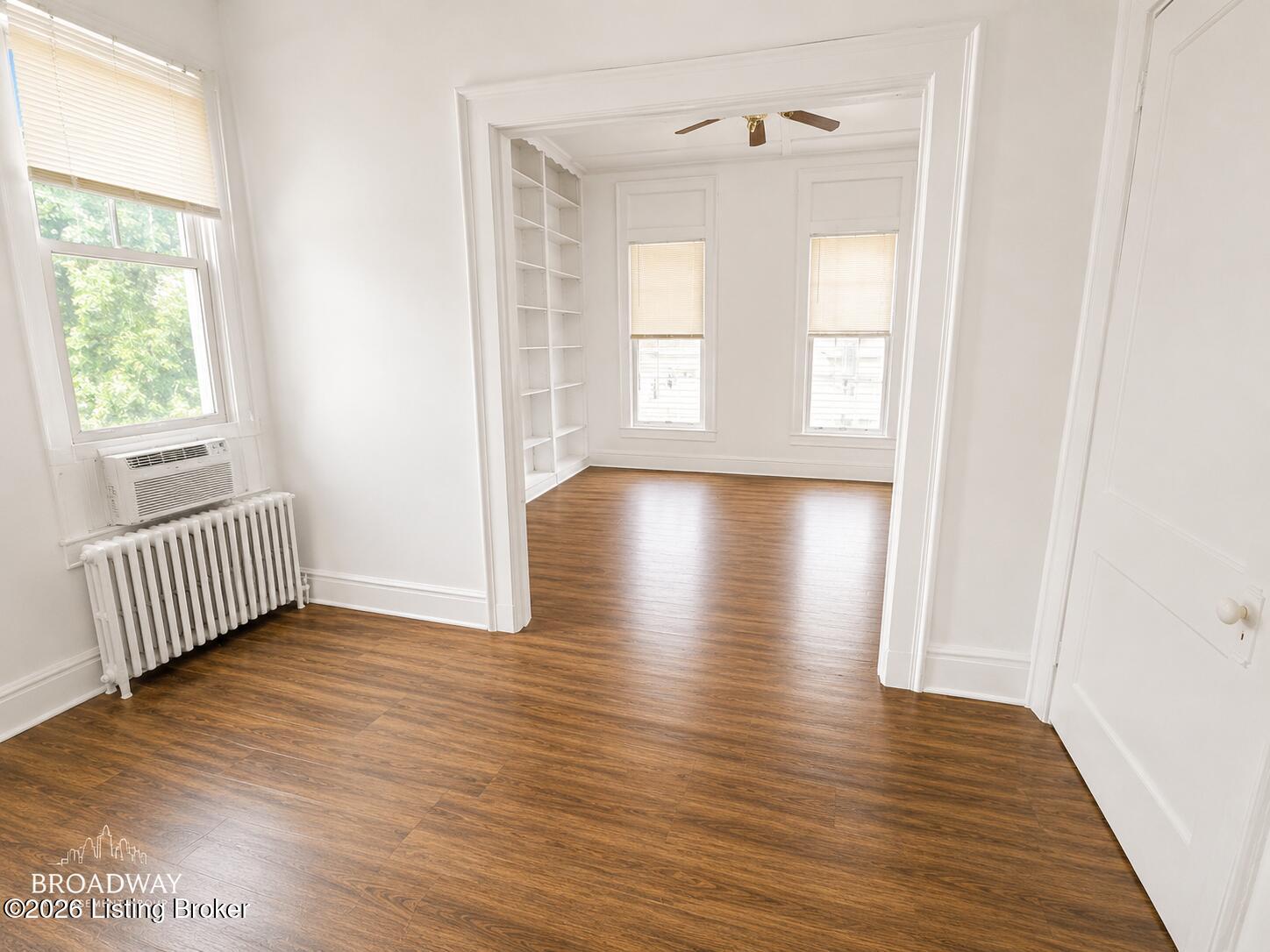 1072 Baxter Ave Property Photo 3