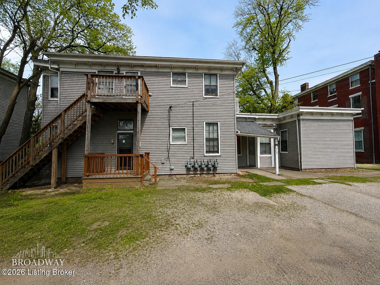 1072 Baxter Ave Property Photo 13
