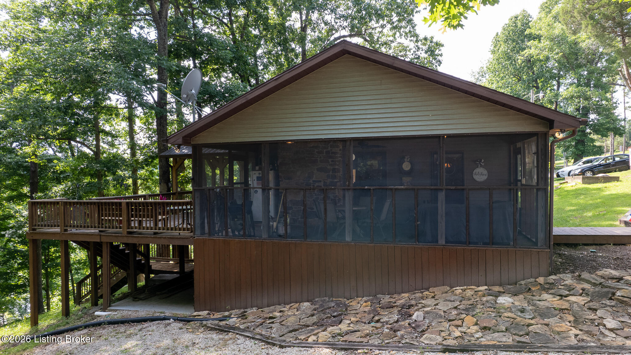 822 Spring Shores Ln Property Photo 5