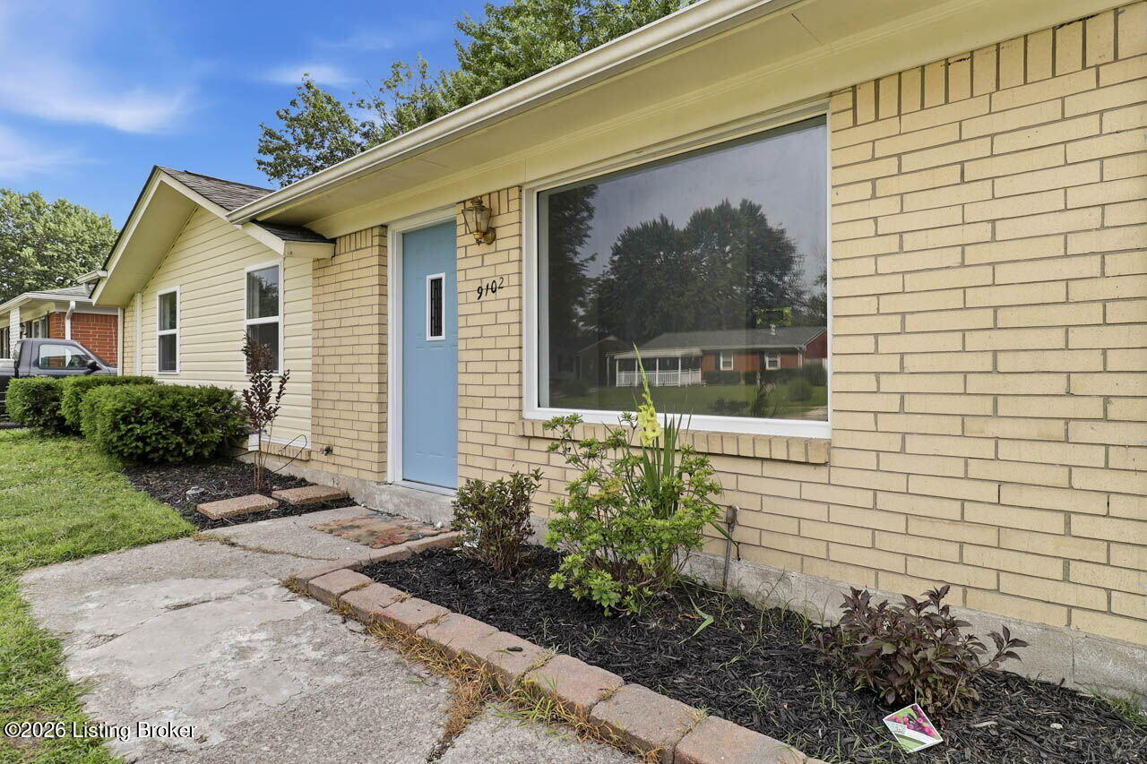 9102 Willowcreek Dr Property Photo 4