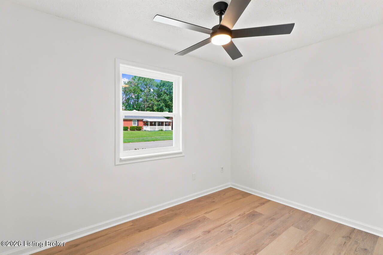 9102 Willowcreek Dr Property Photo 20