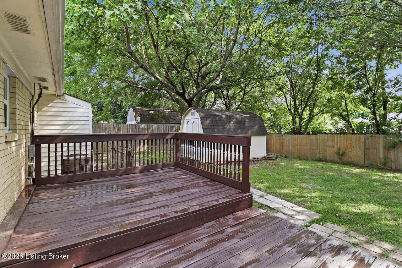 9102 Willowcreek Dr Property Photo 31