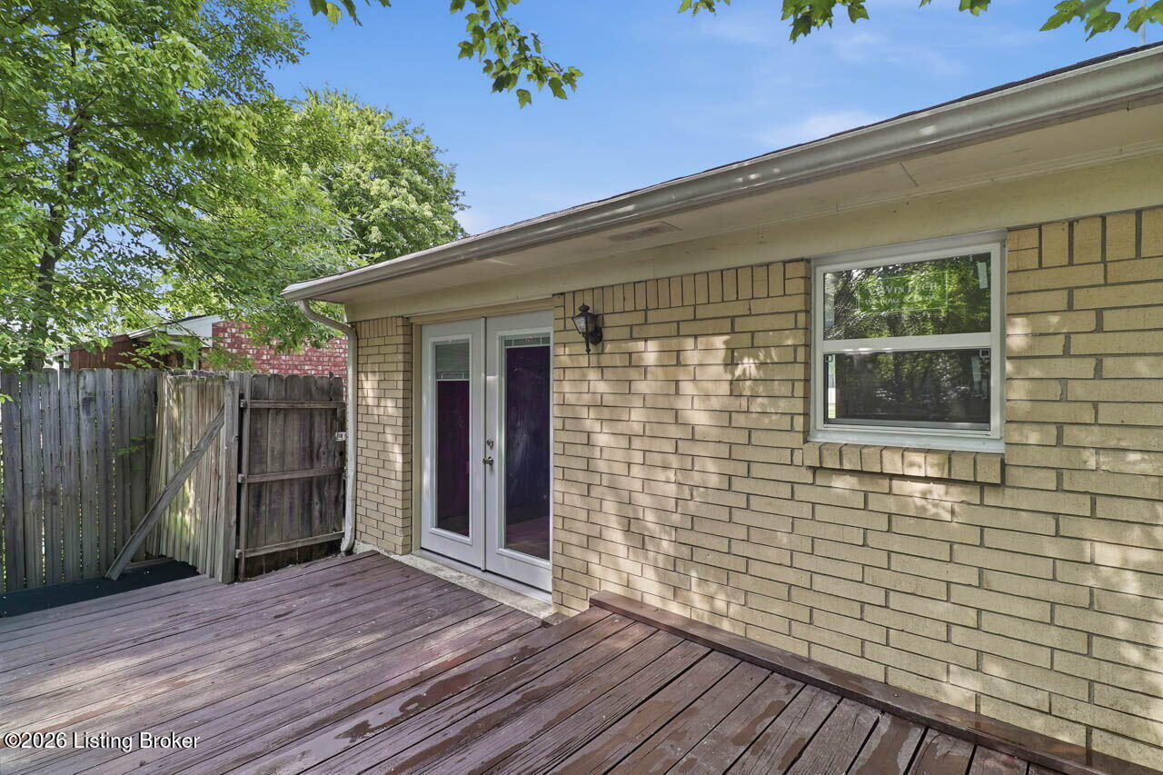9102 Willowcreek Dr Property Photo 32