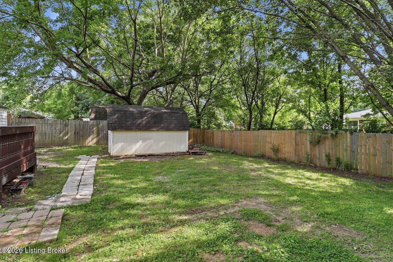 9102 Willowcreek Dr Property Photo 33