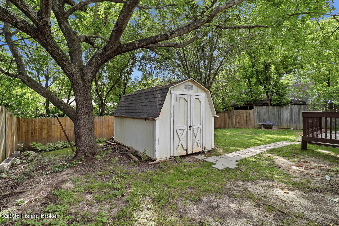 9102 Willowcreek Dr Property Photo 38