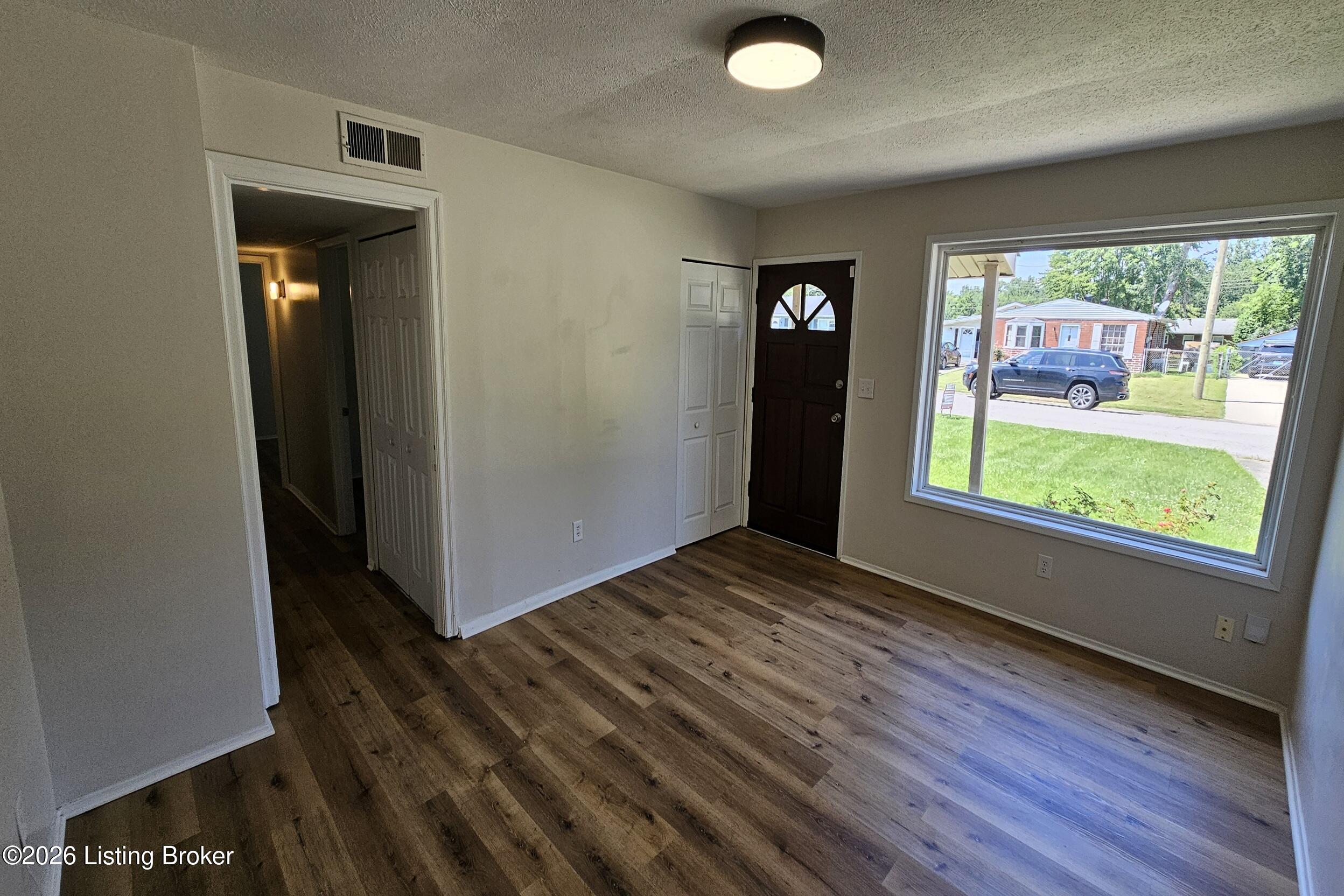 704 Drummond Way Property Photo 6