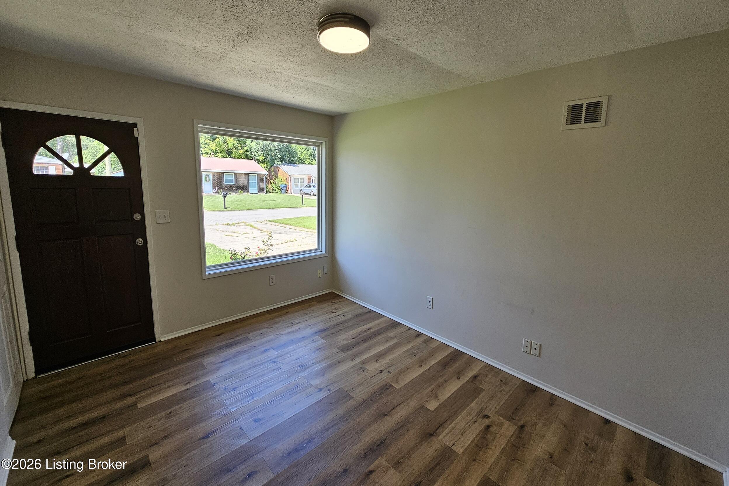 704 Drummond Way Property Photo 7