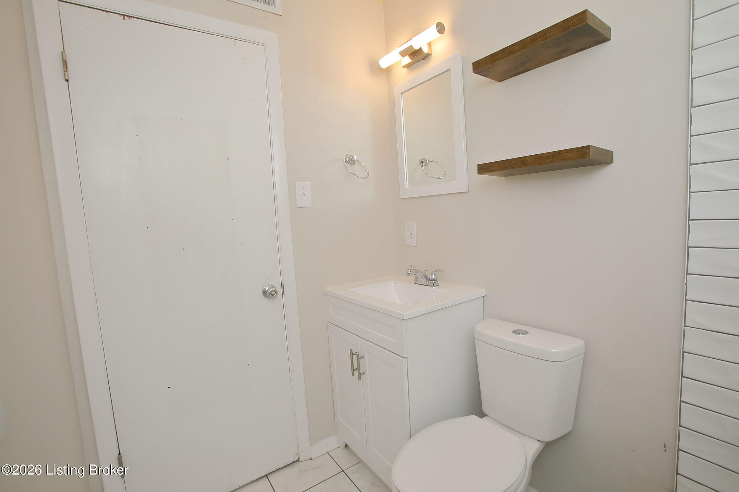 704 Drummond Way Property Photo 30