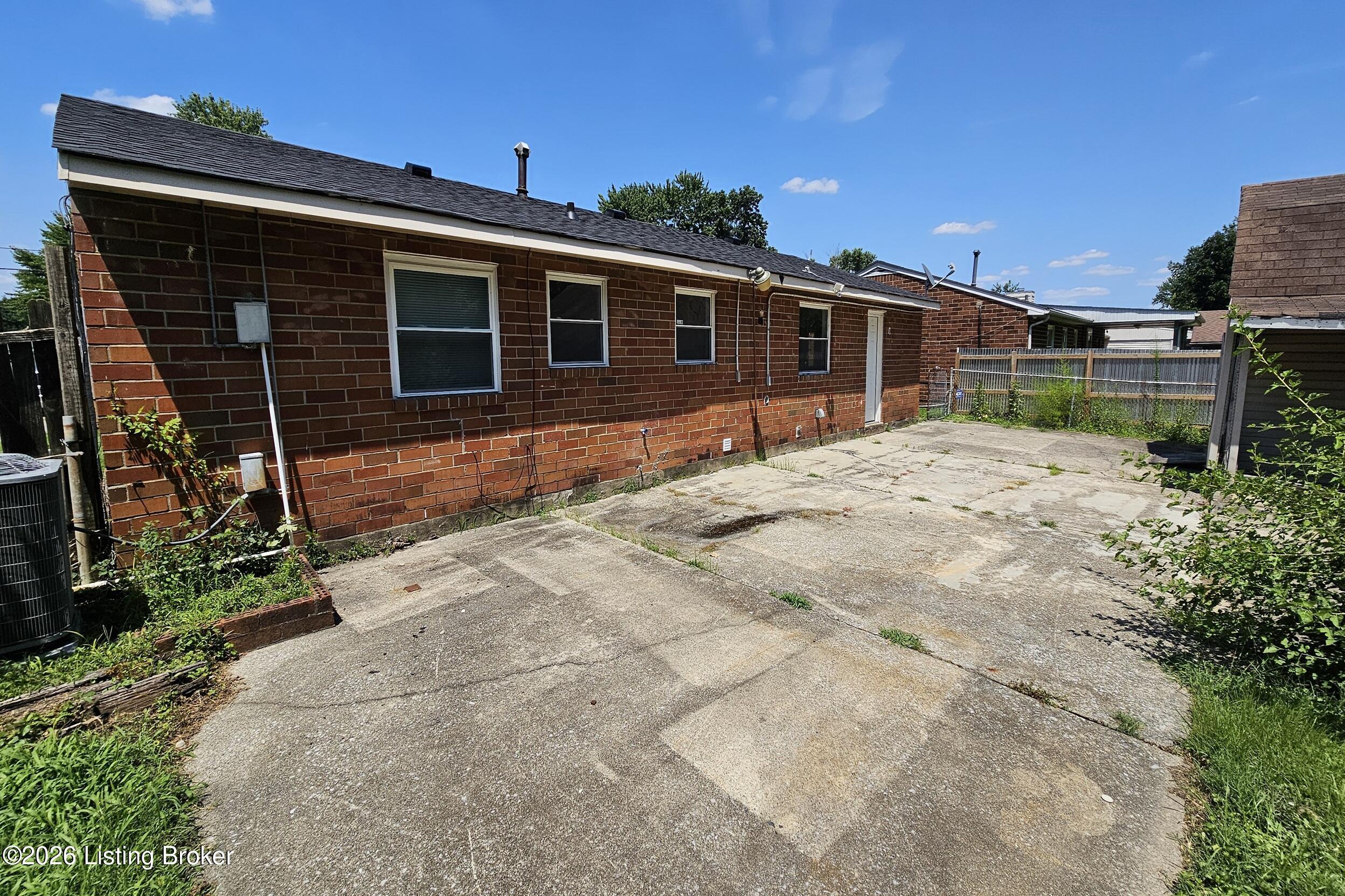 704 Drummond Way Property Photo 32