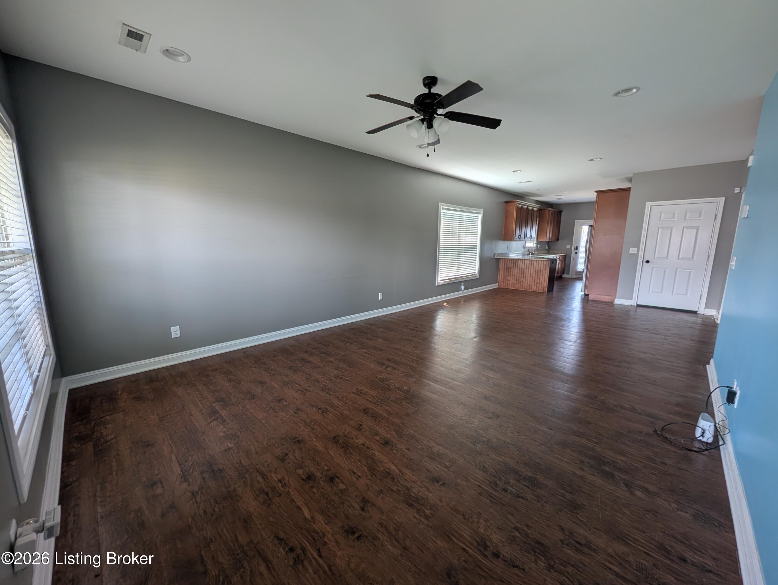 158 Elder Glen Ct Property Photo 4