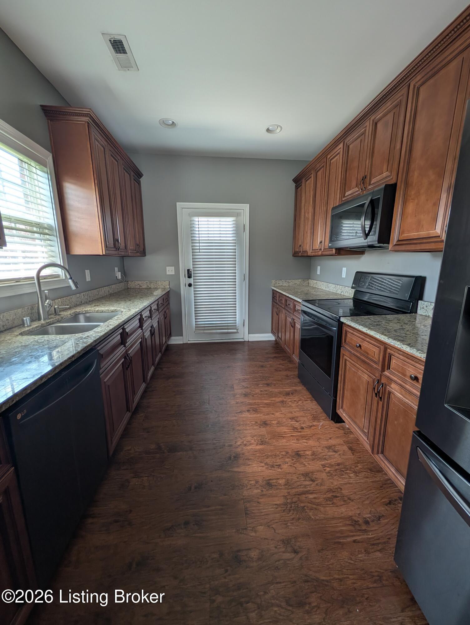 158 Elder Glen Ct Property Photo 9