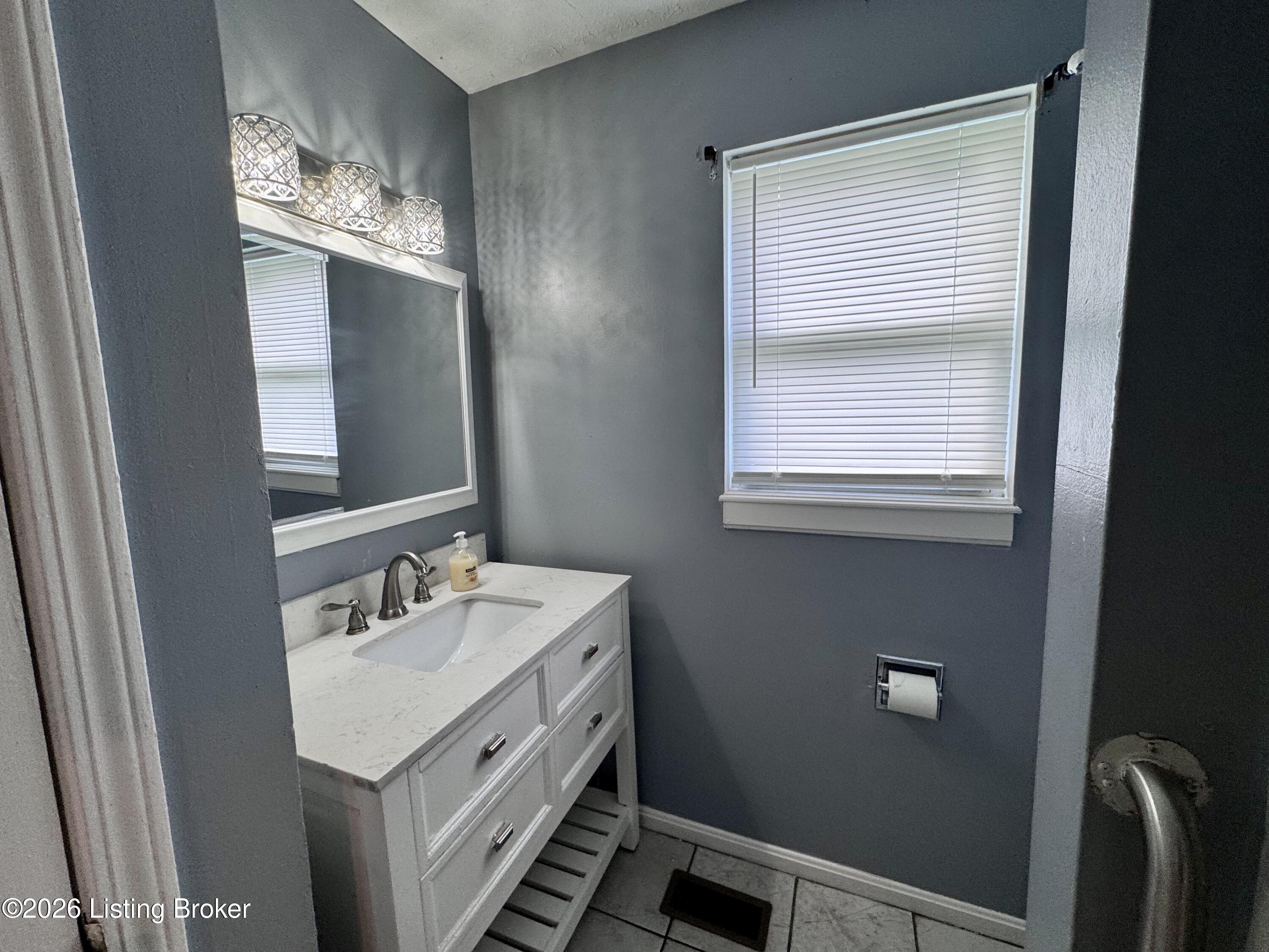 1347 S 28th St Property Photo 11