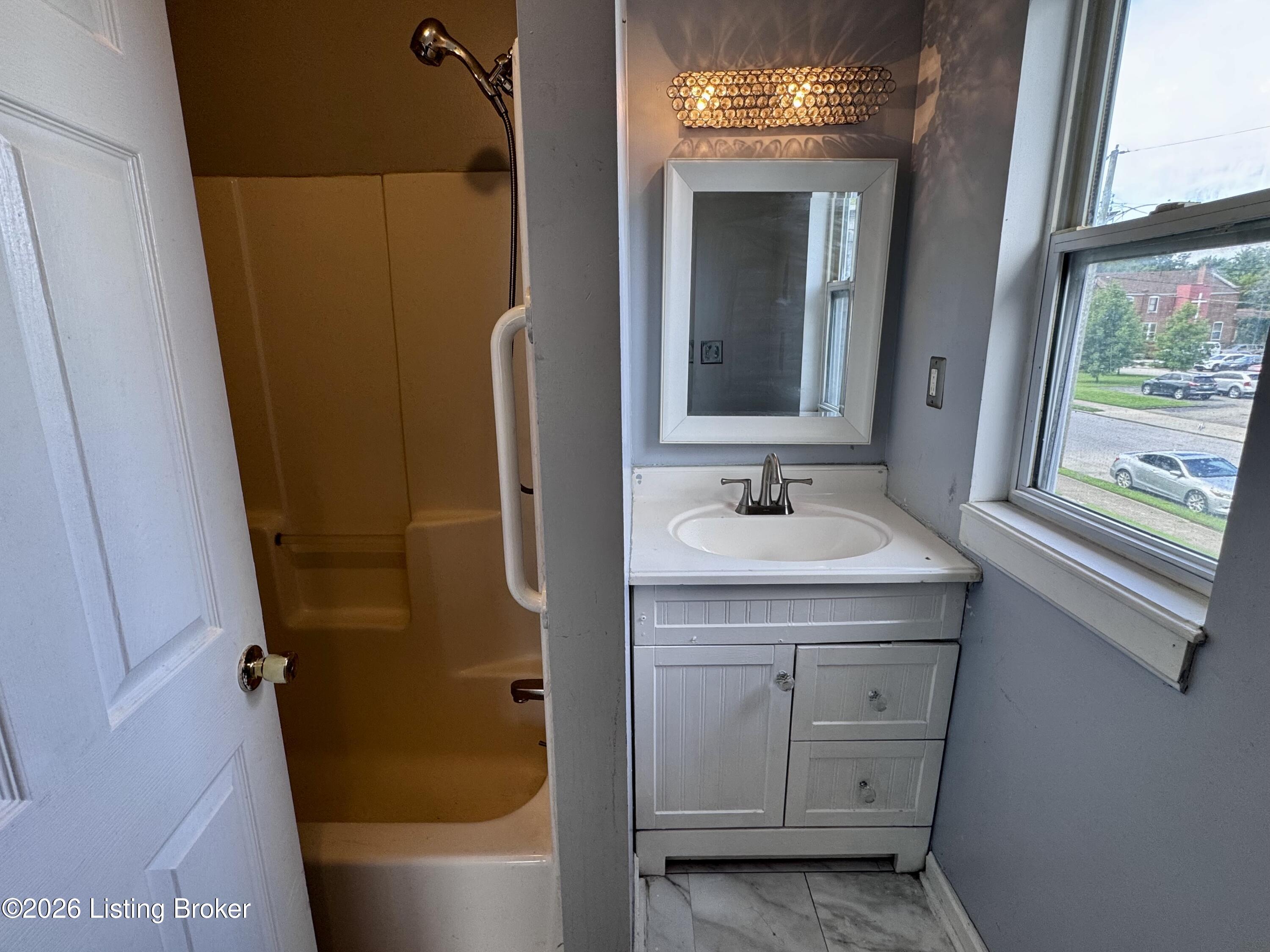 1347 S 28th St Property Photo 12