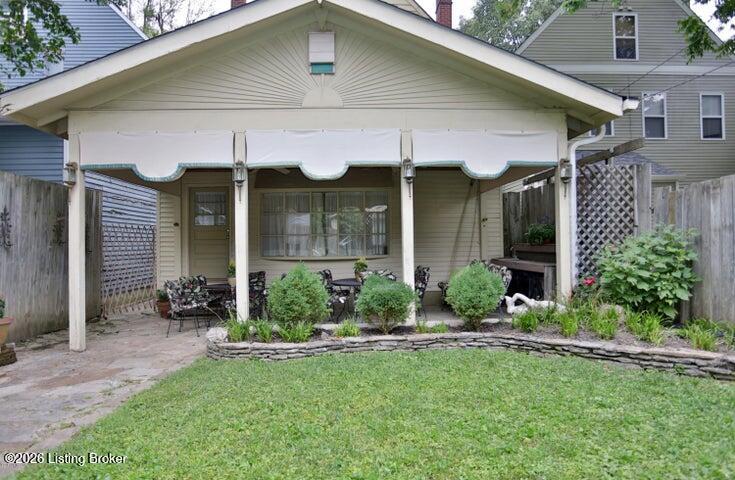 1274 Everett Ave Property Photo 4