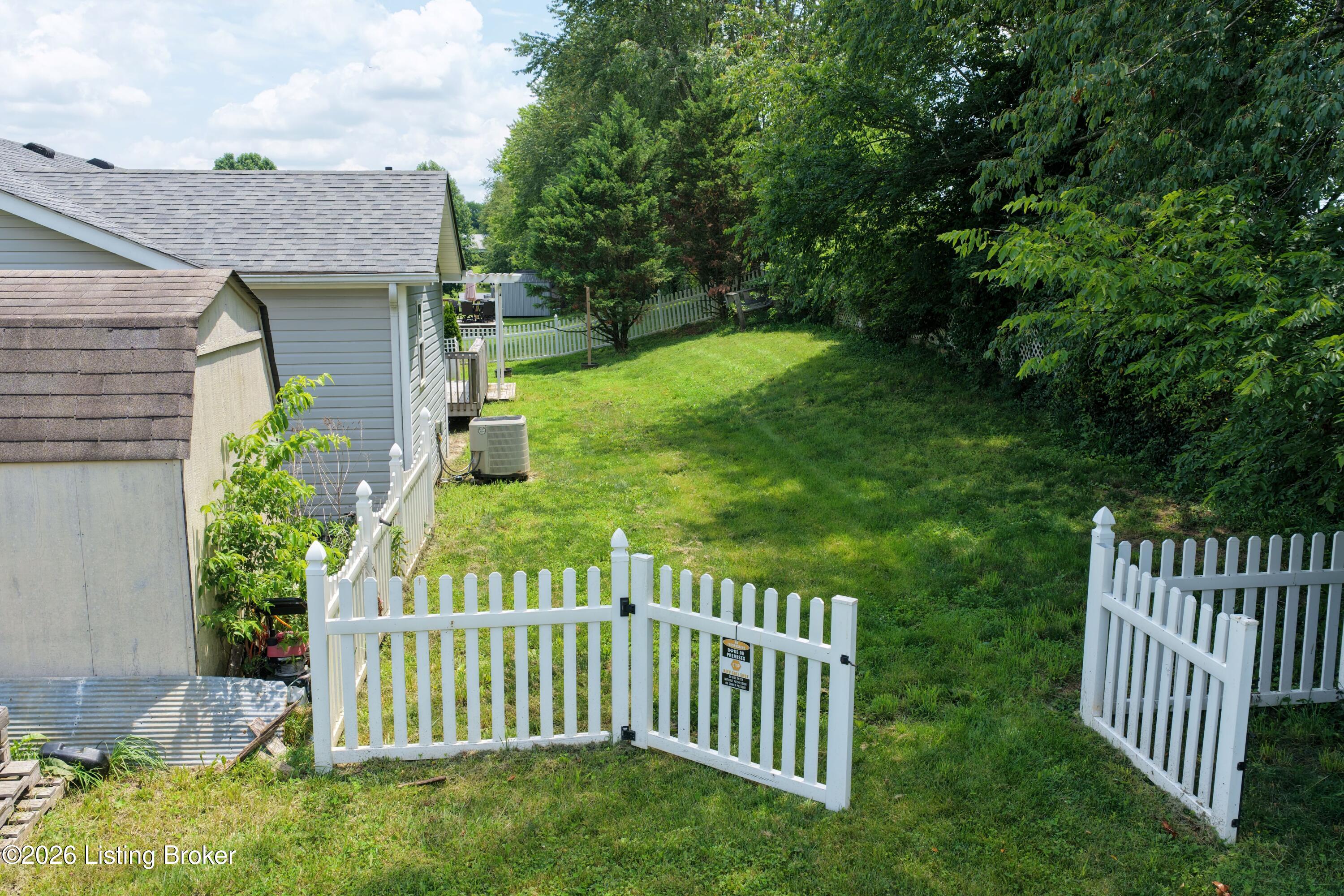 237 Cherry Blossom Dr Property Photo 5