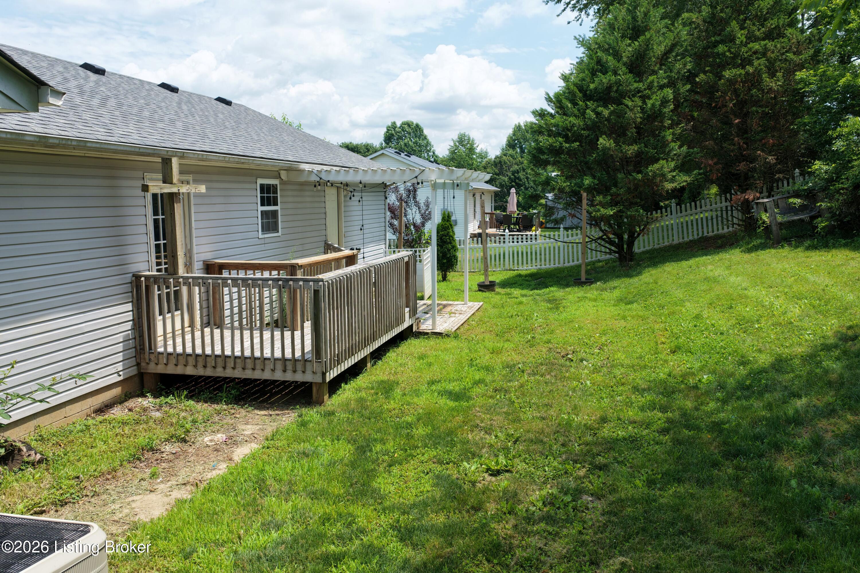 237 Cherry Blossom Dr Property Photo 6