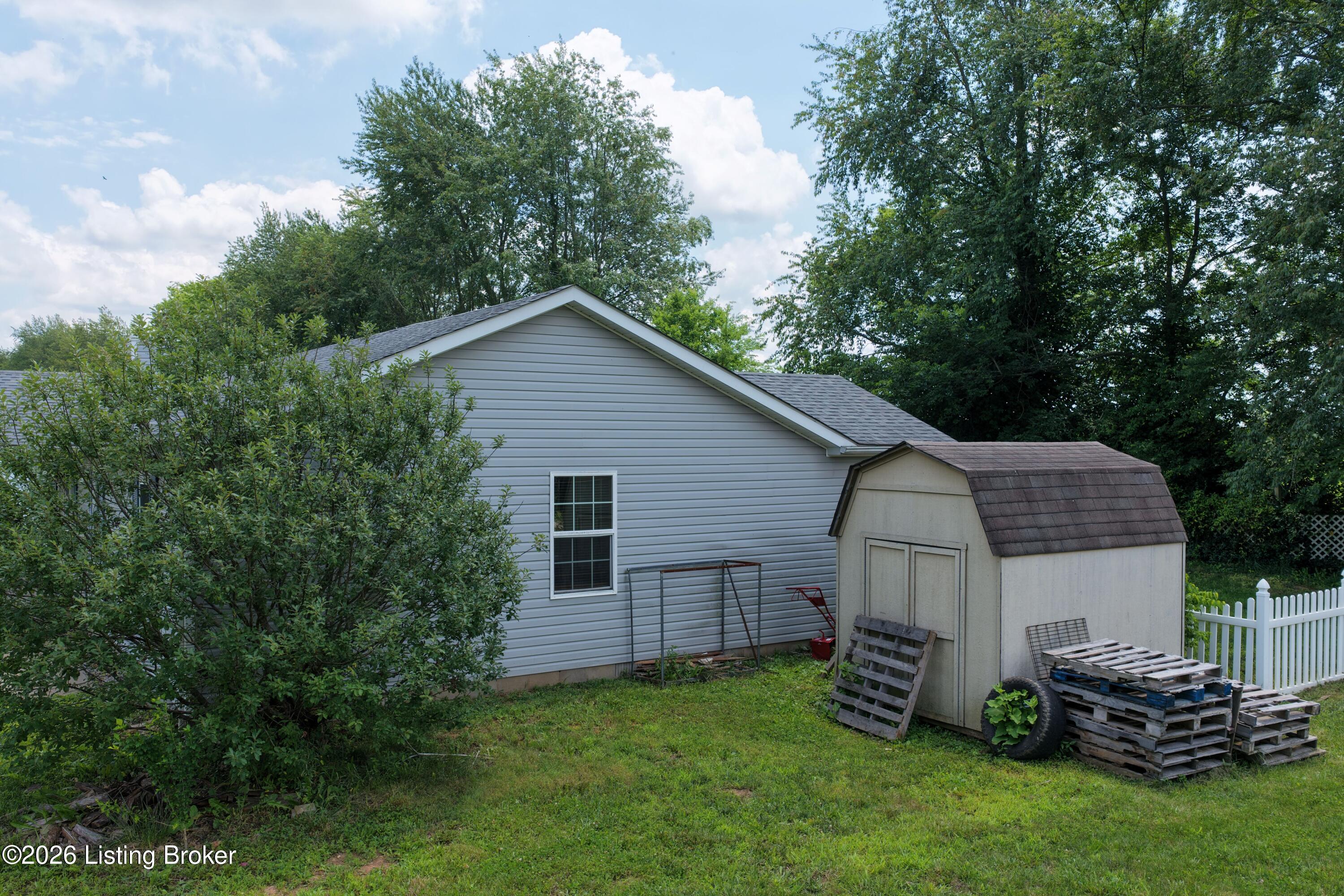 237 Cherry Blossom Dr Property Photo 7