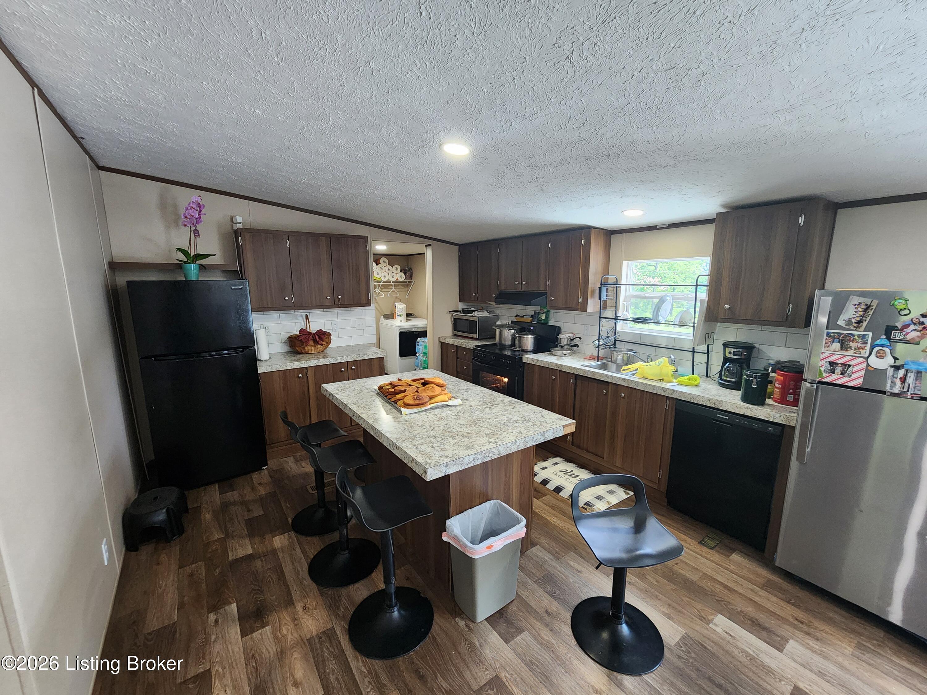 6205 Valley Creek Rd Property Photo 9