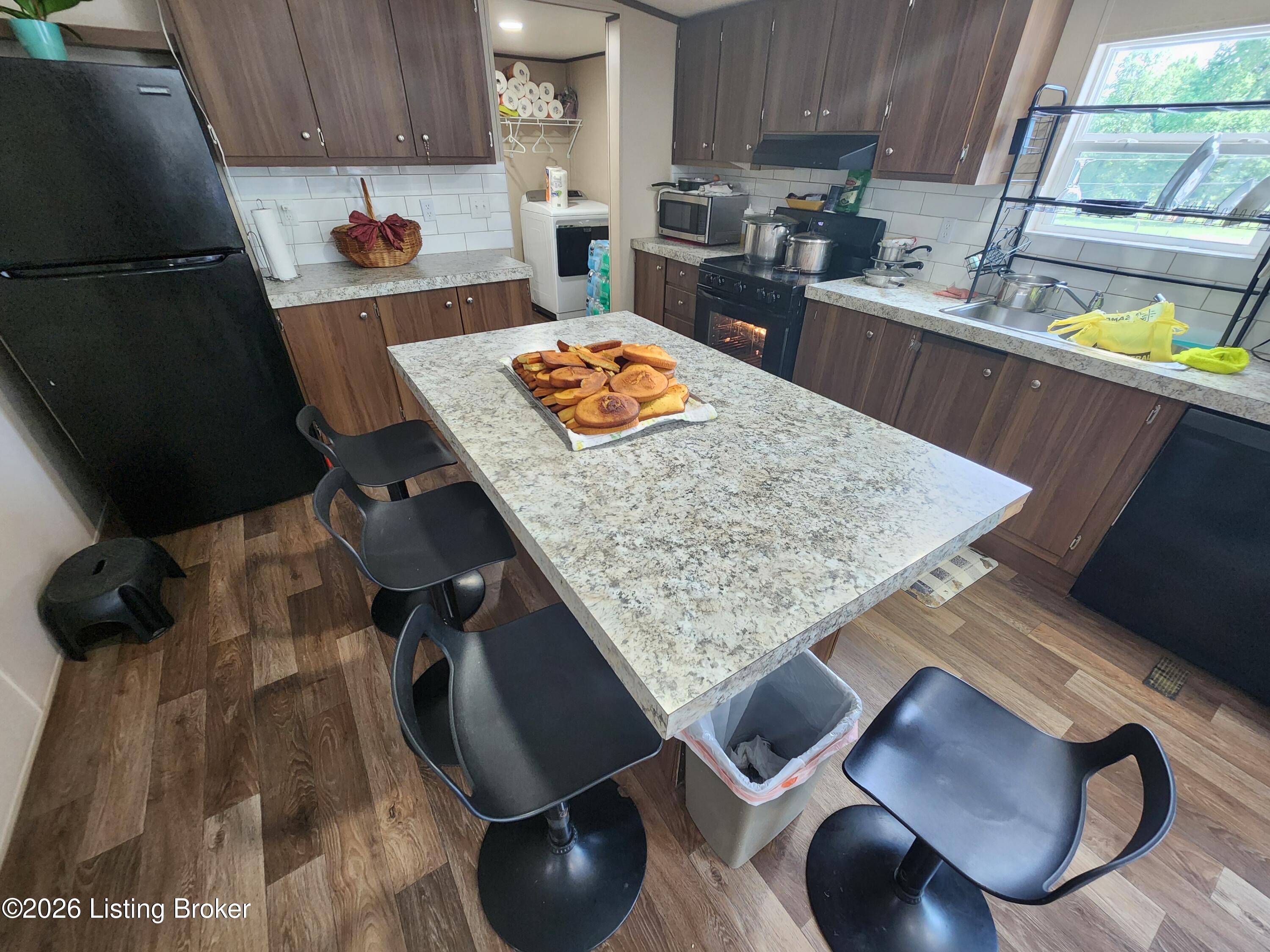 6205 Valley Creek Rd Property Photo 11