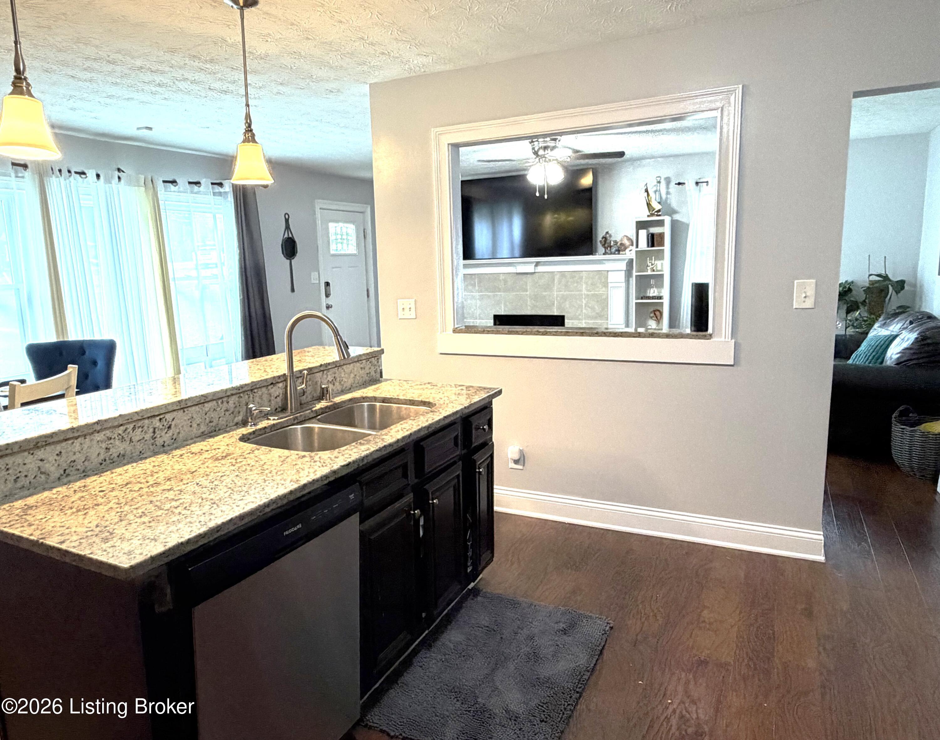 4624 Settle Blvd Property Photo 10