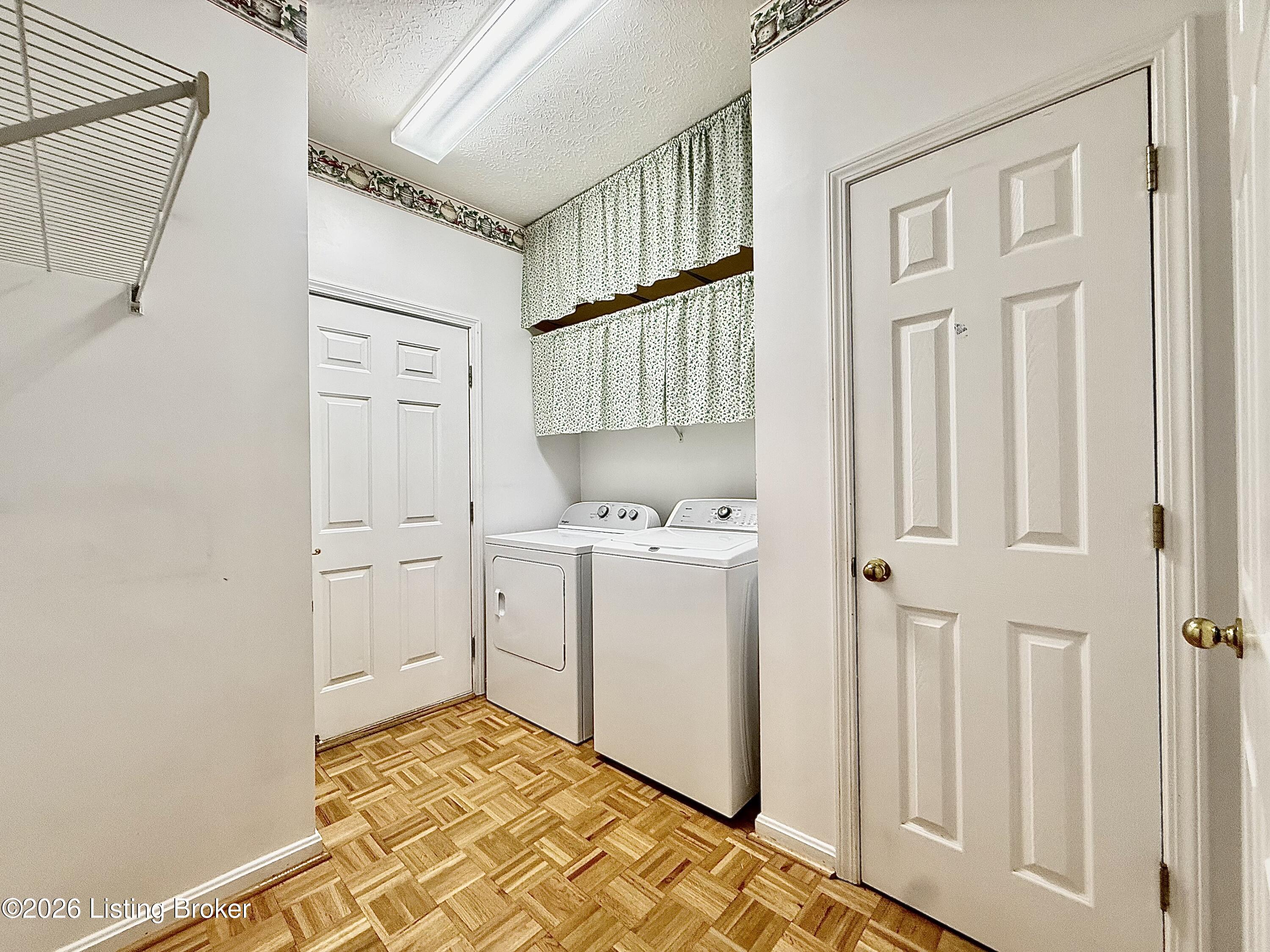 907 Spring Glen Way Property Photo 7