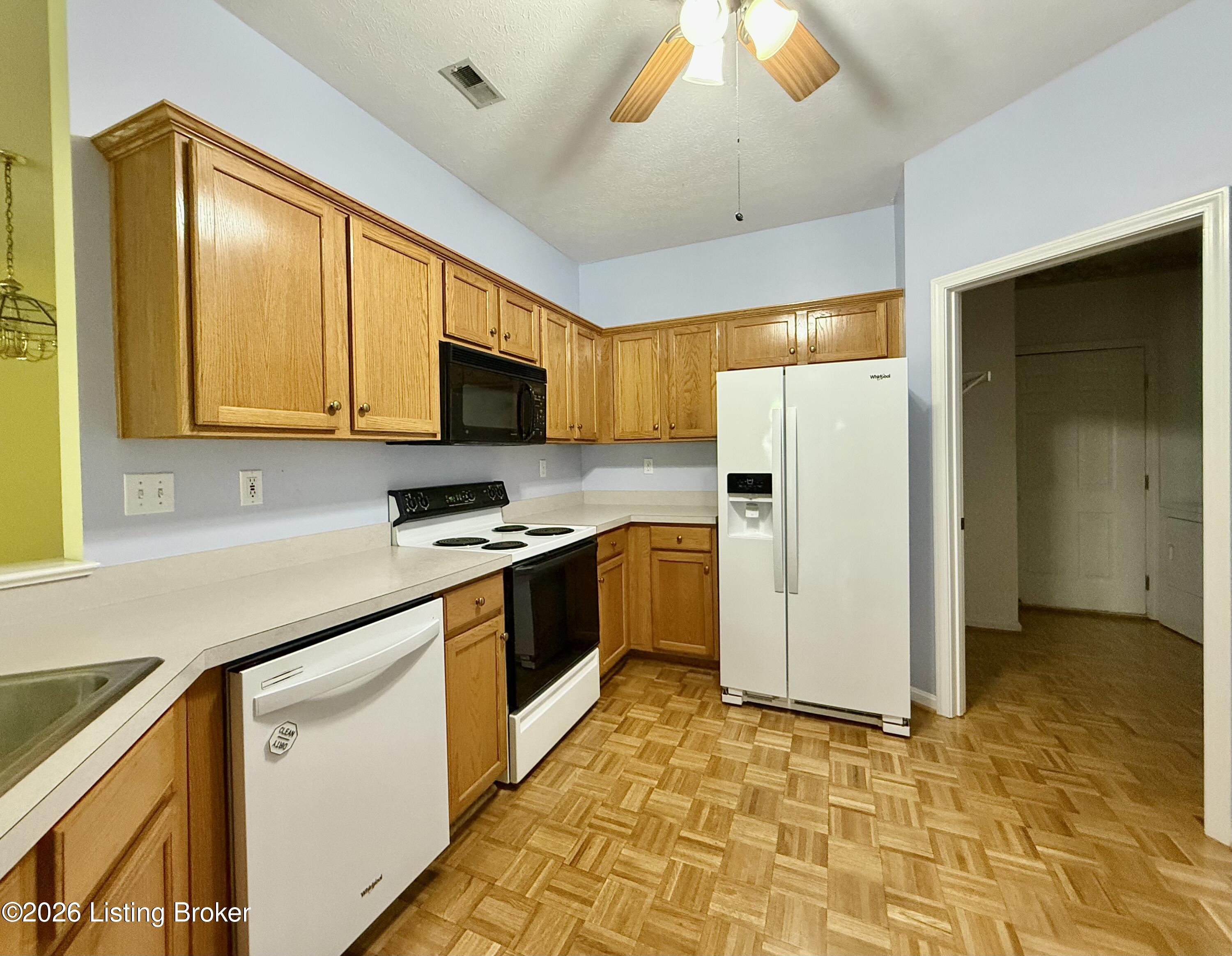 907 Spring Glen Way Property Photo 8