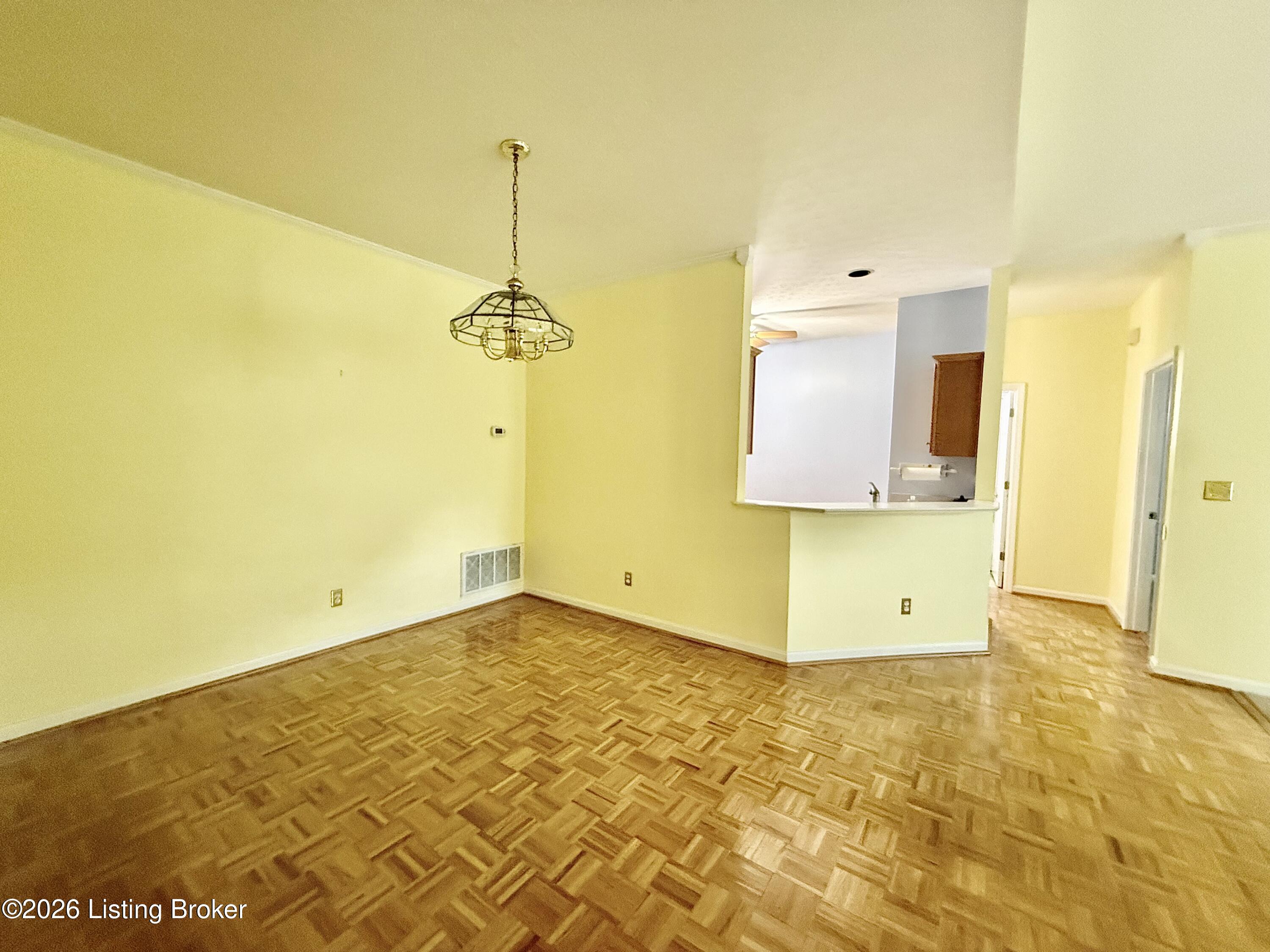 907 Spring Glen Way Property Photo 13