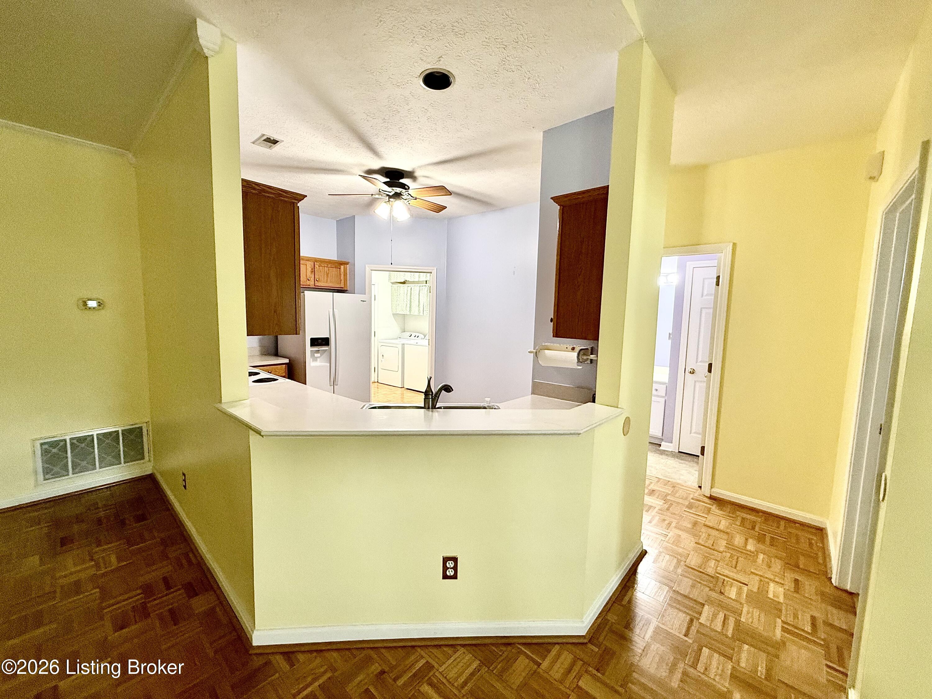 907 Spring Glen Way Property Photo 14