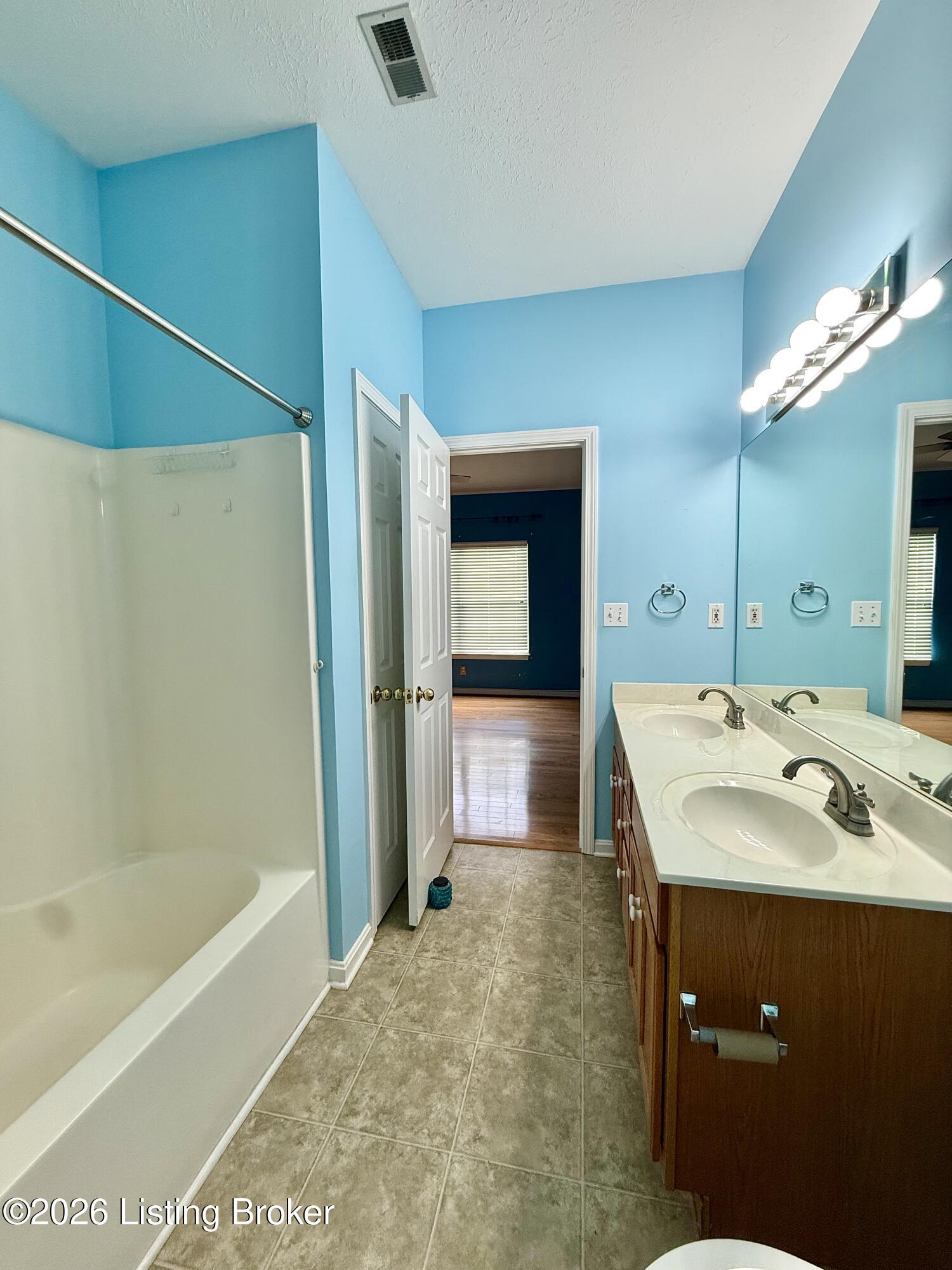 907 Spring Glen Way Property Photo 23